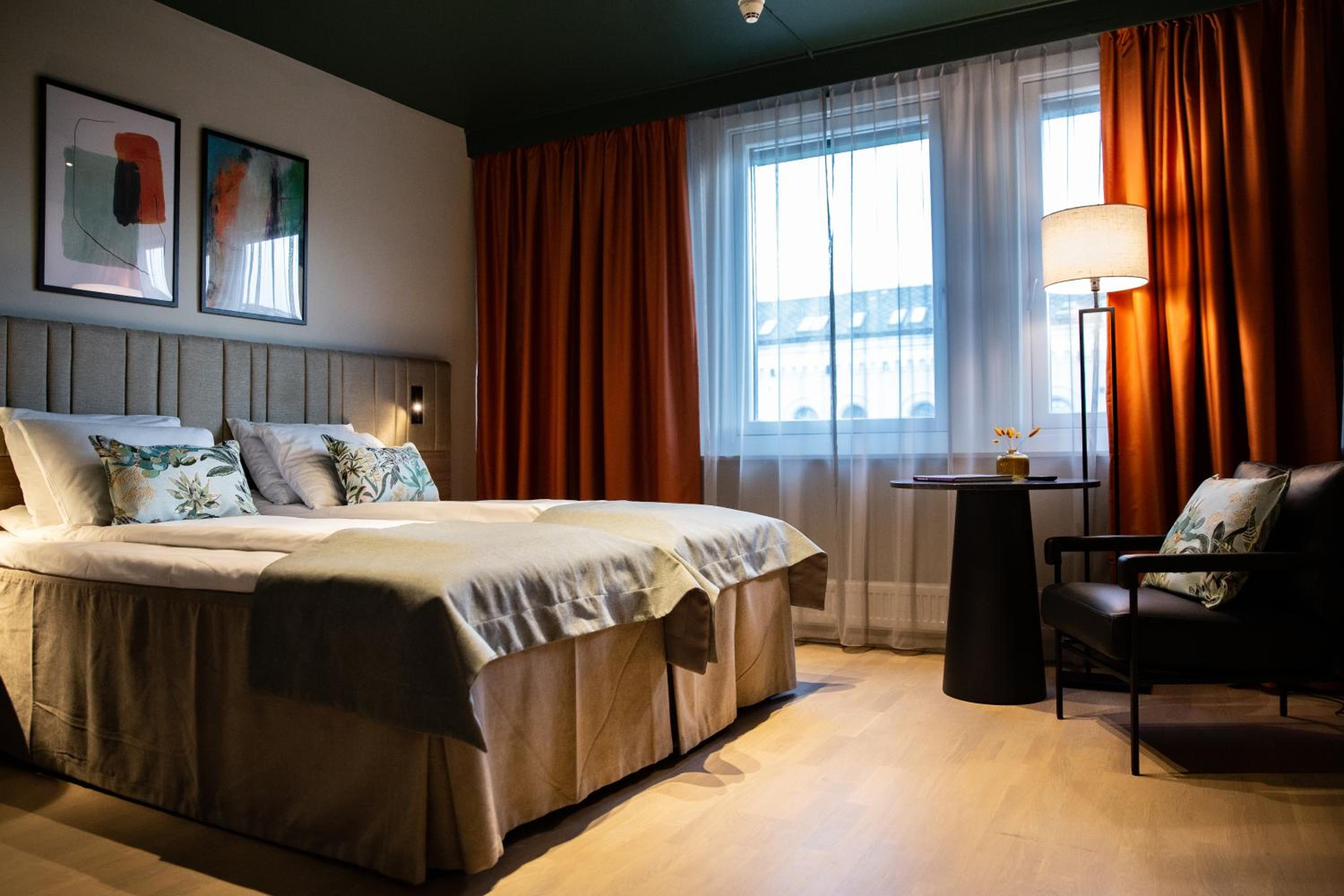 Standard Twin Room - Photo 1