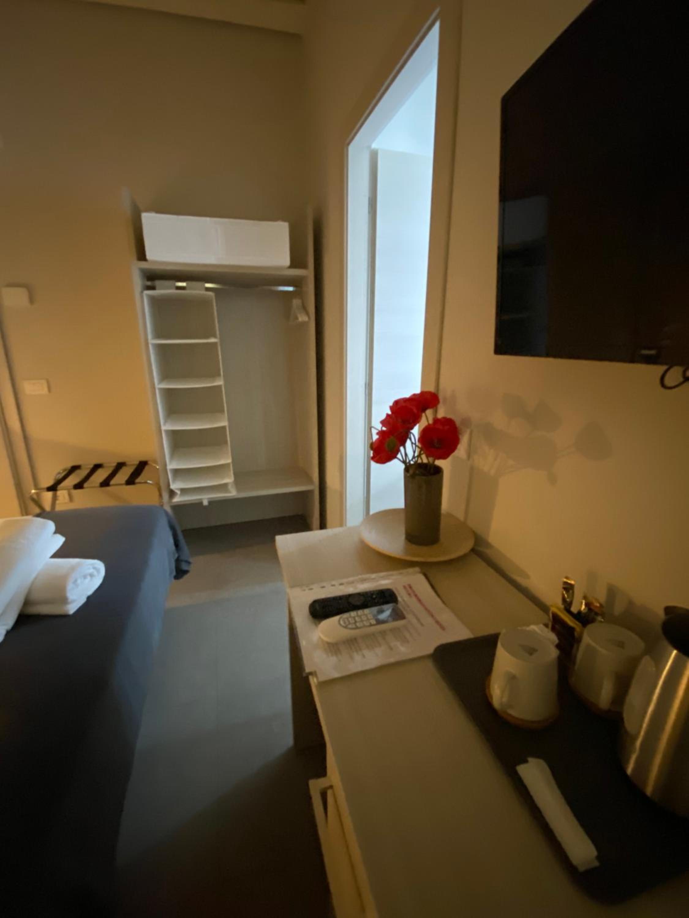 Double Room with Private Bathroom - Photo 11