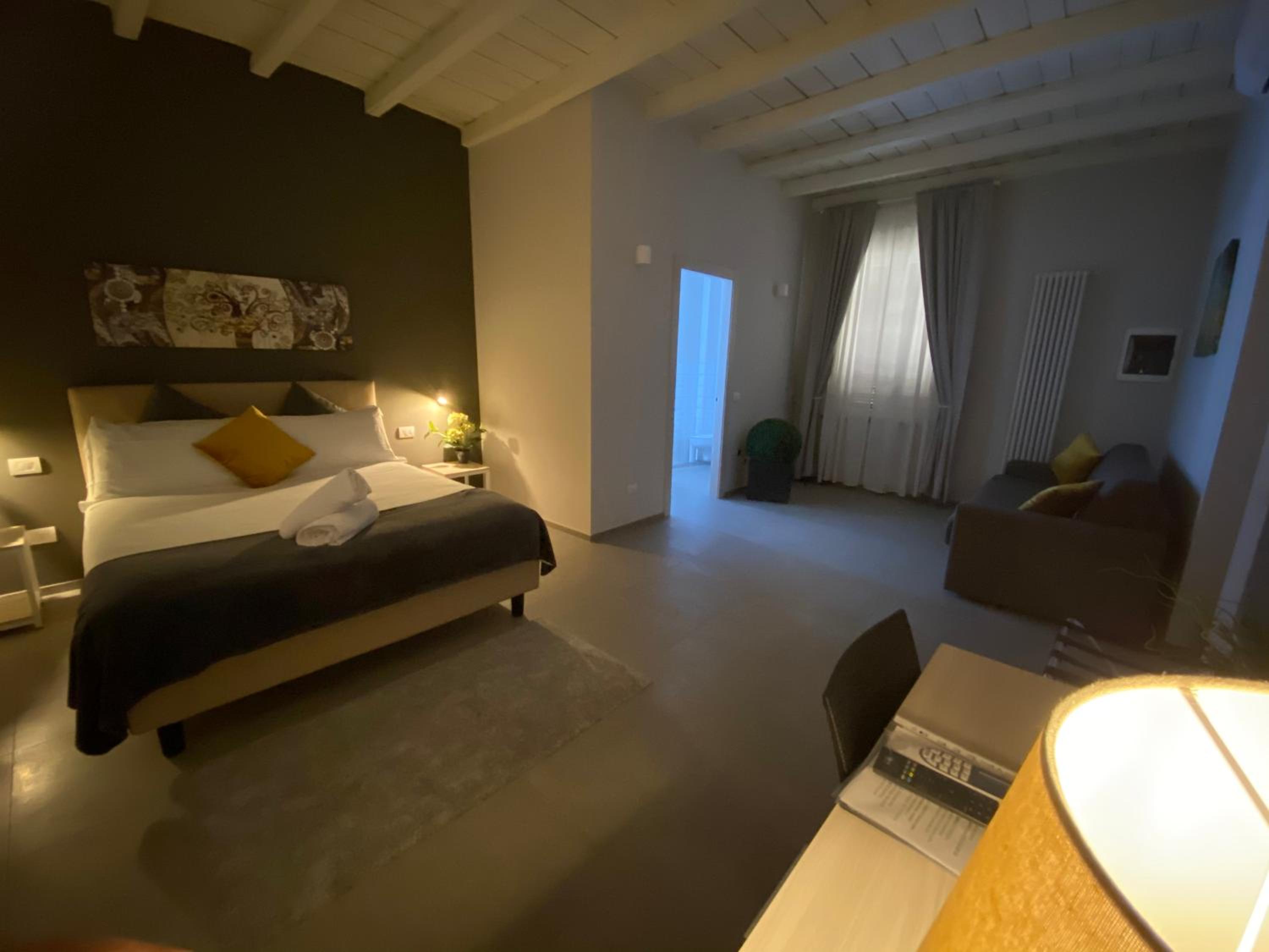 Quadruple Room with Private Bathroom - Photo 4
