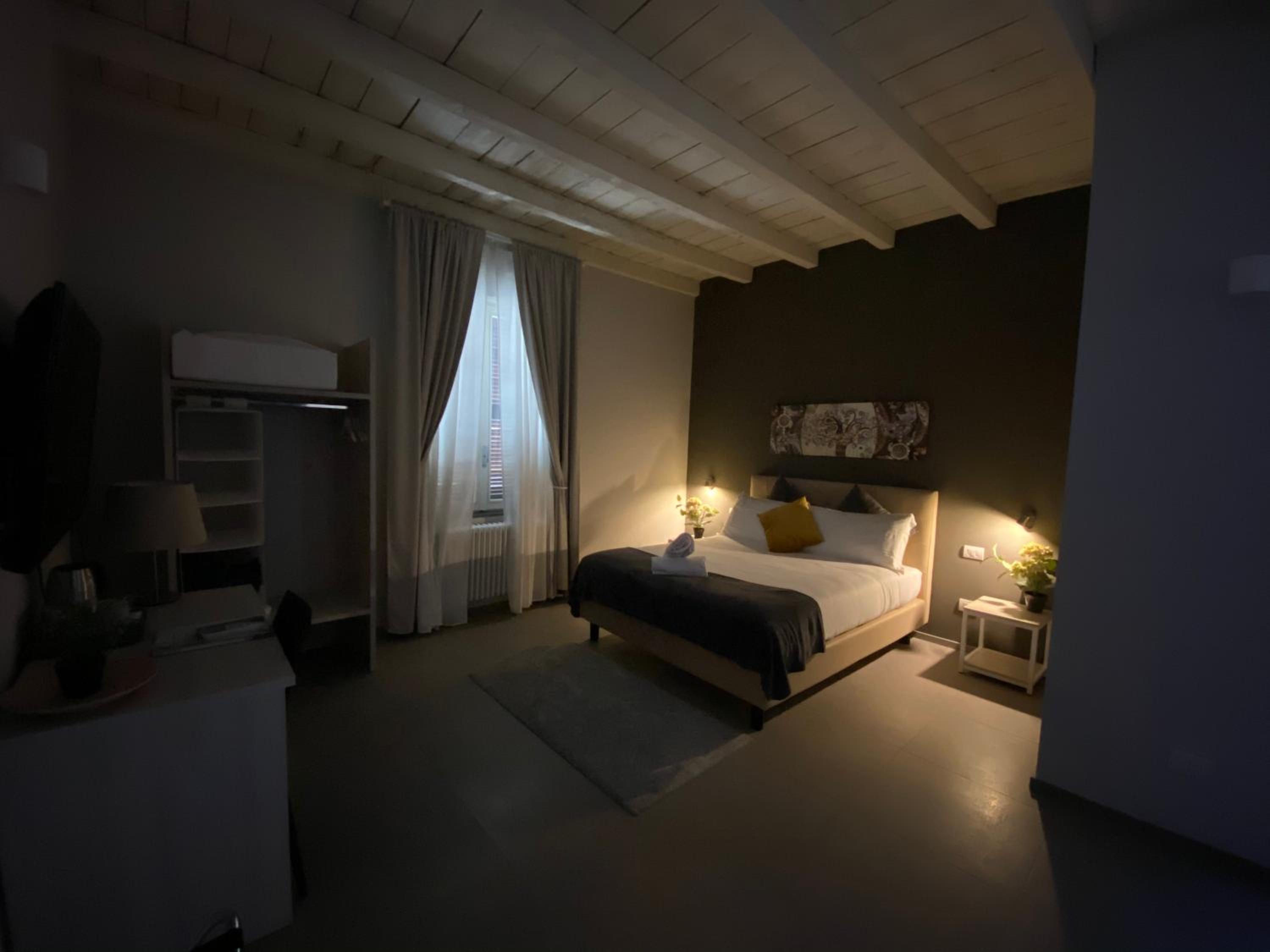 Quadruple Room with Private Bathroom - Photo 10