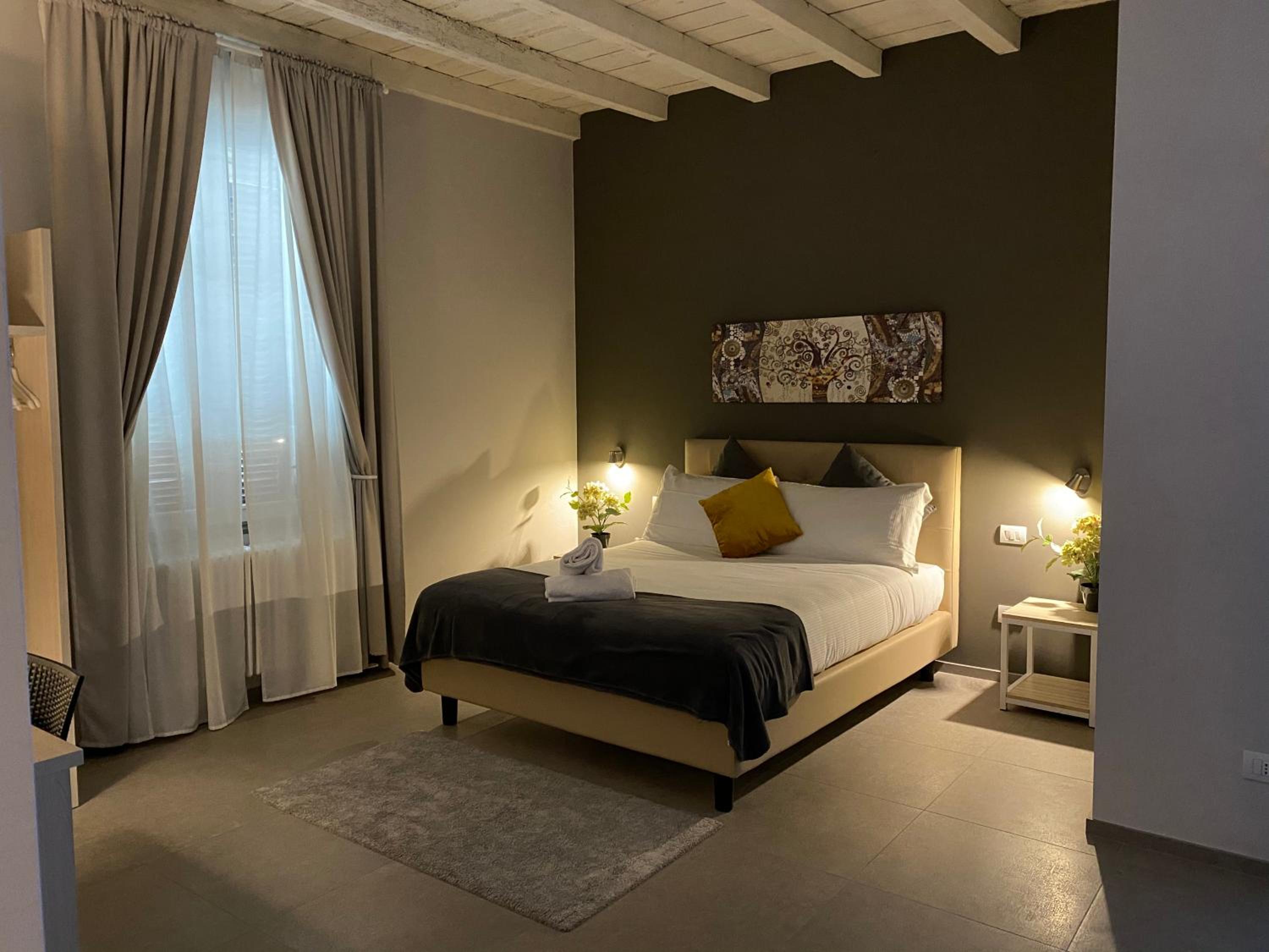 Quadruple Room with Private Bathroom - Photo 15