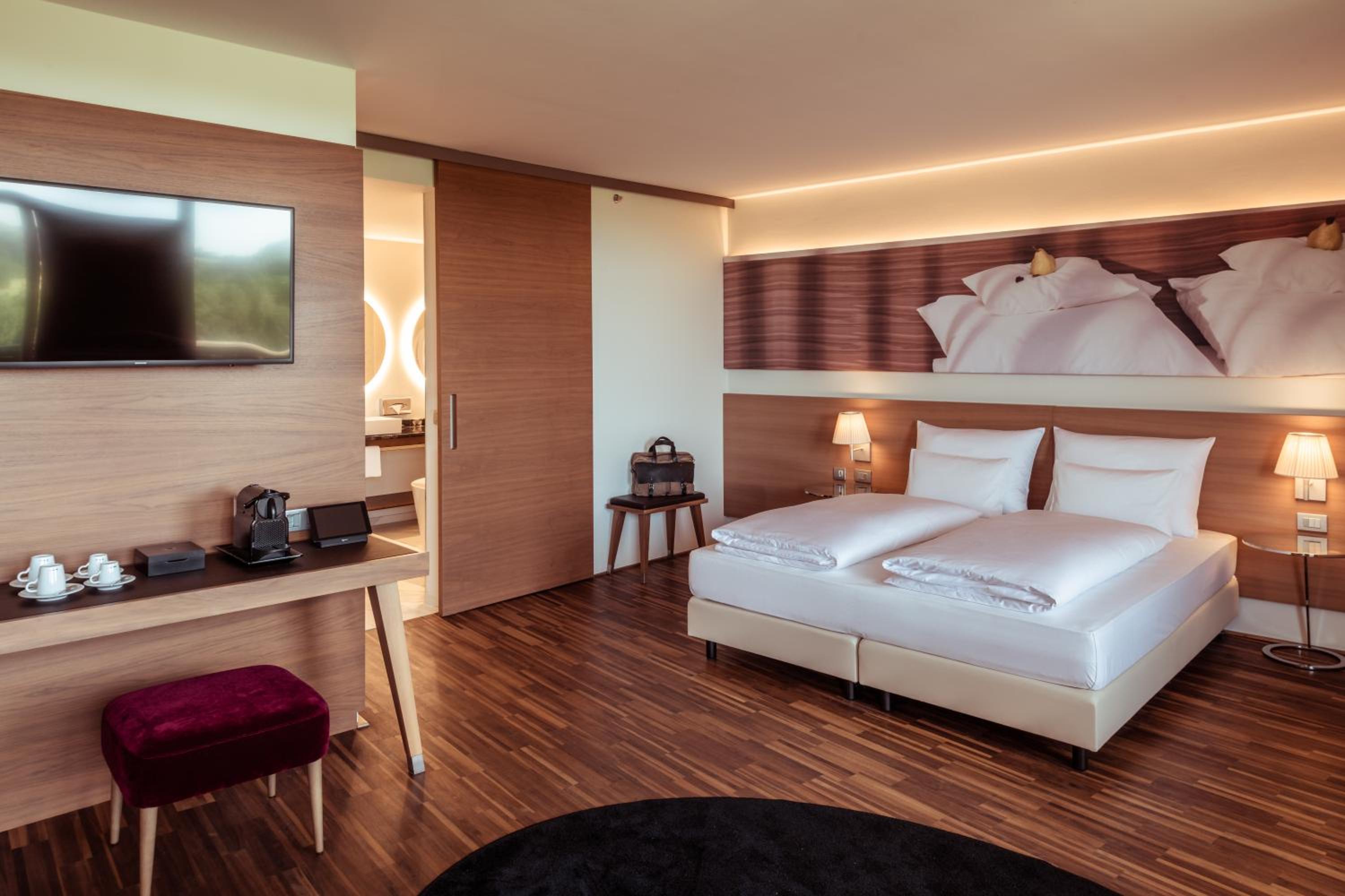 Junior Suite Deluxe with Balcony photo 1