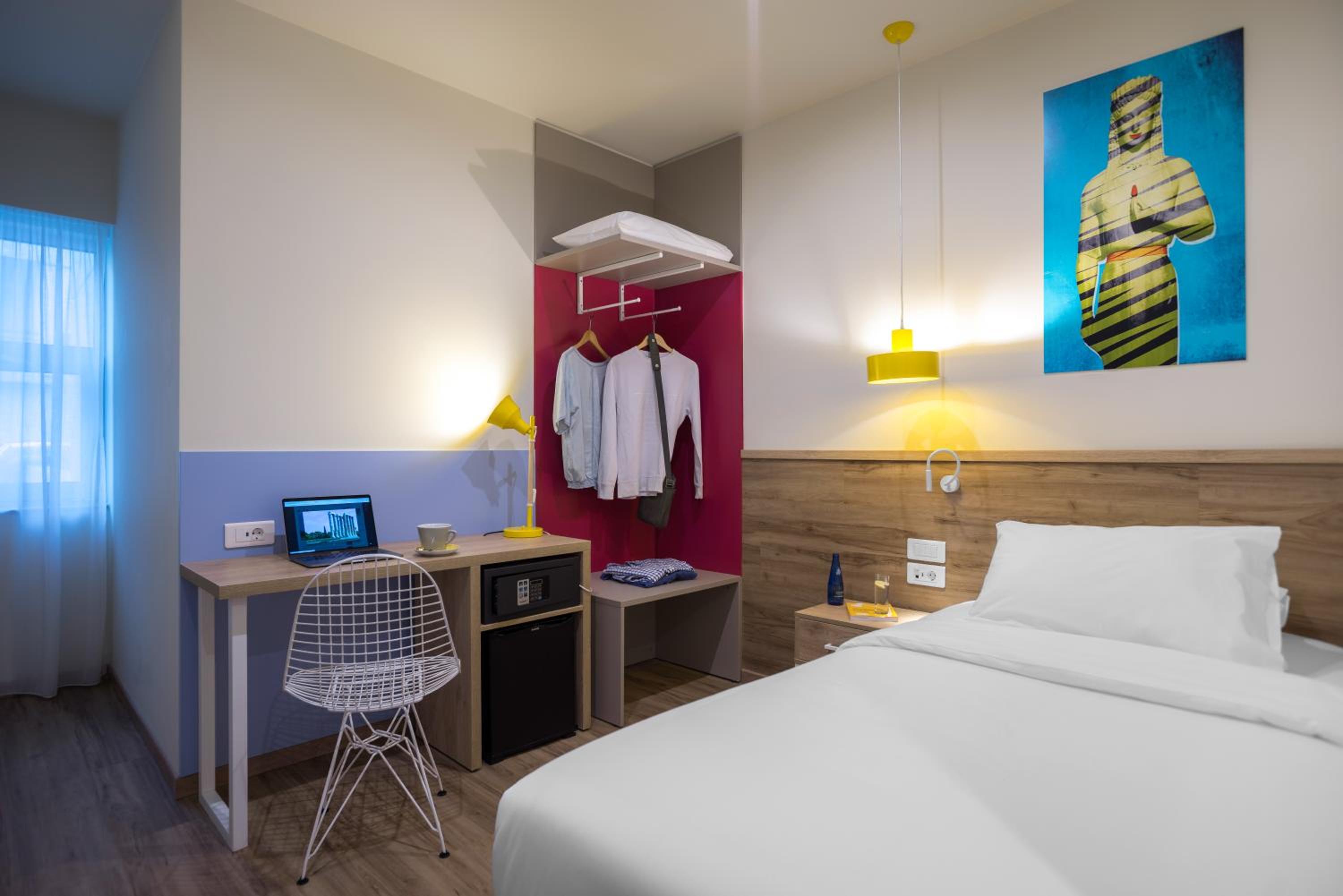 Standard Single Room thumbnail 6