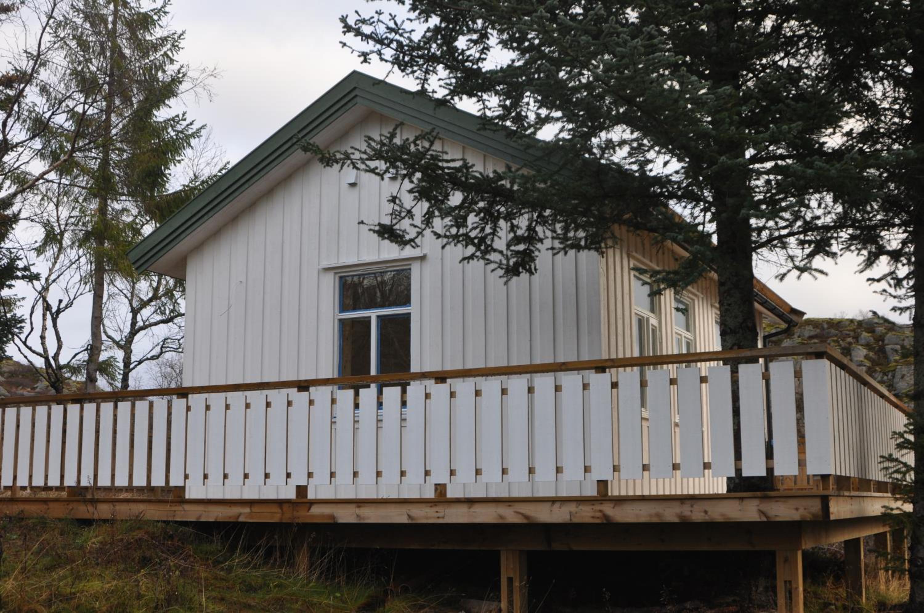 One-Bedroom Cottage - Photo 2