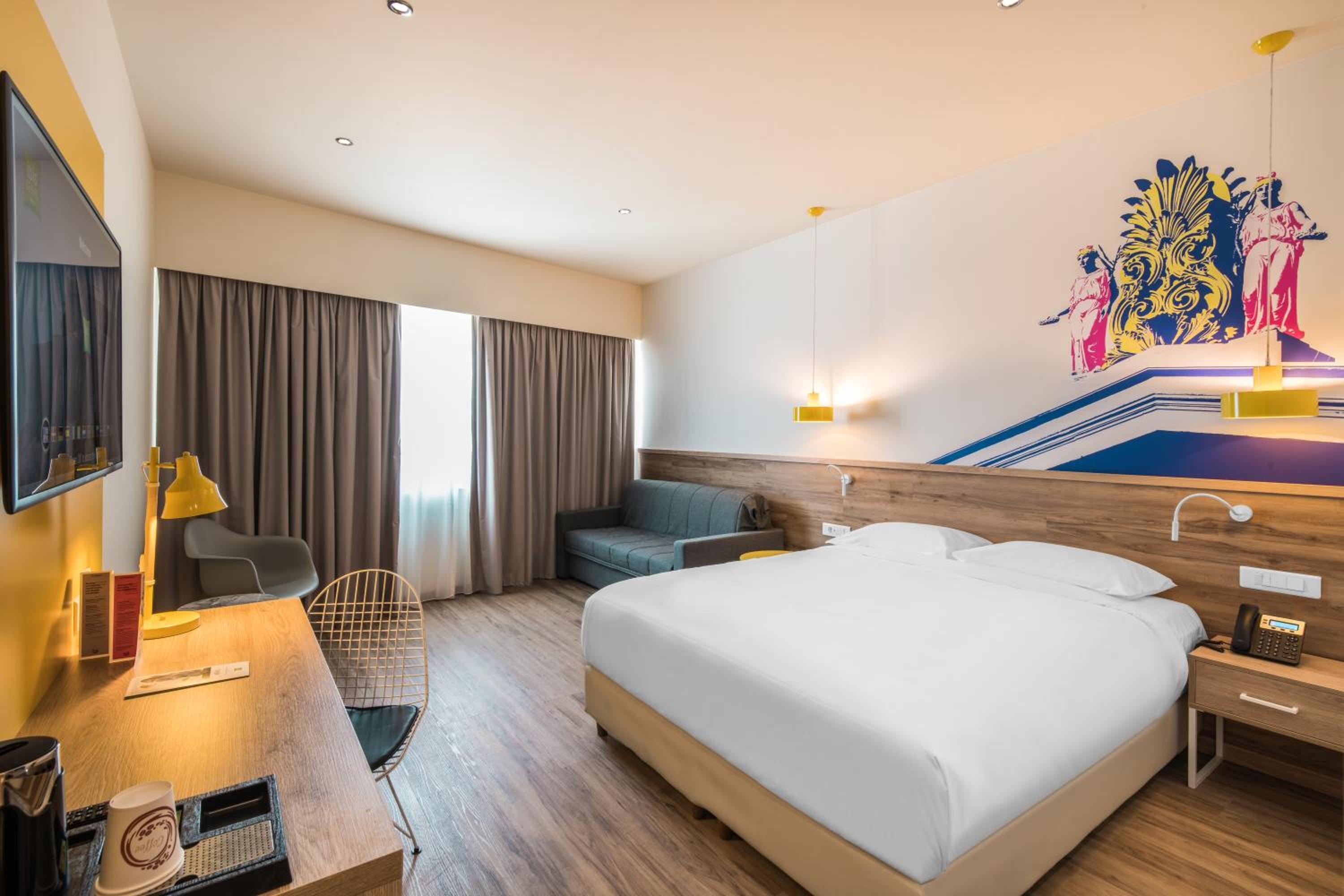 Premium Double or Twin Room thumbnail 5