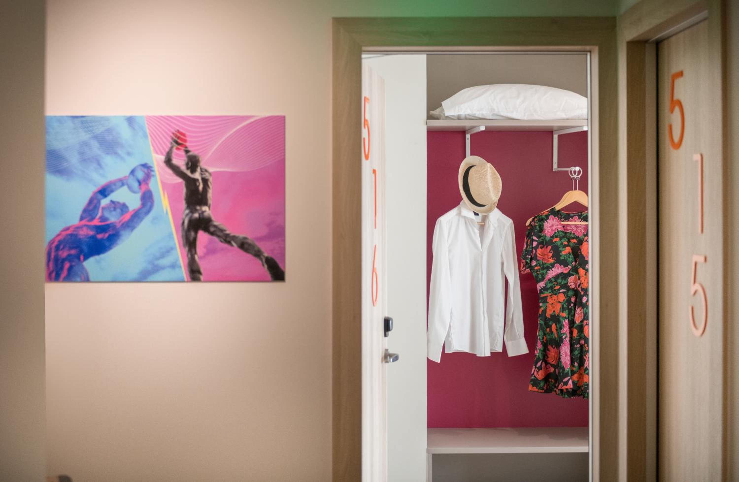 Premium Double or Twin Room thumbnail 6