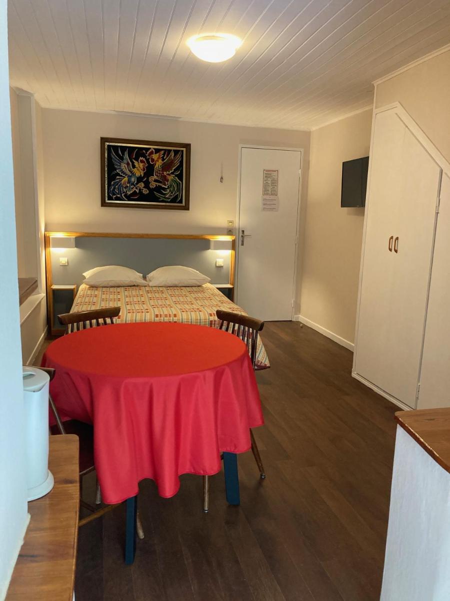 Studio Apartment photo 2