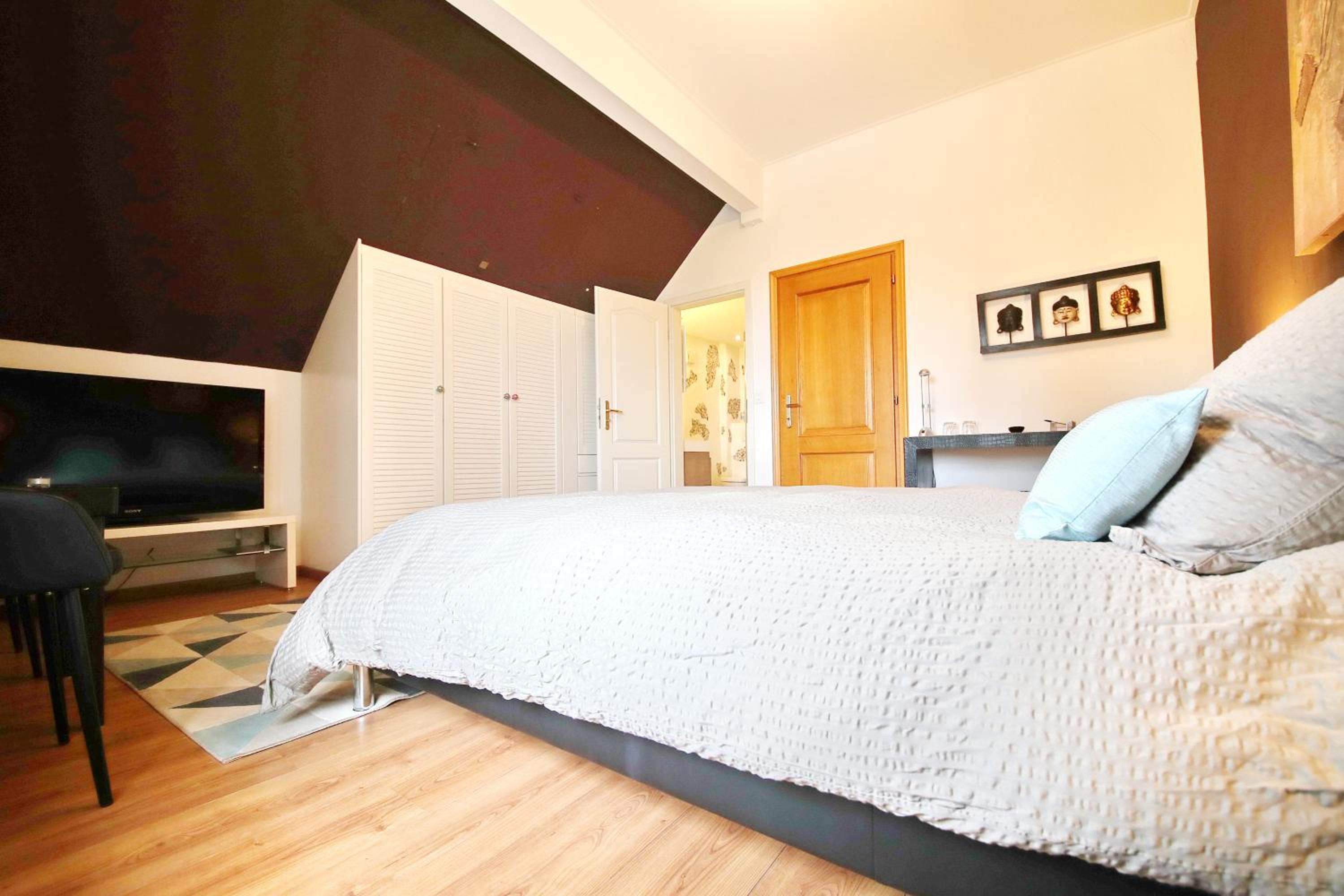 Corseaux Beach | Superior Double Room with Partial Lake View photo 1
