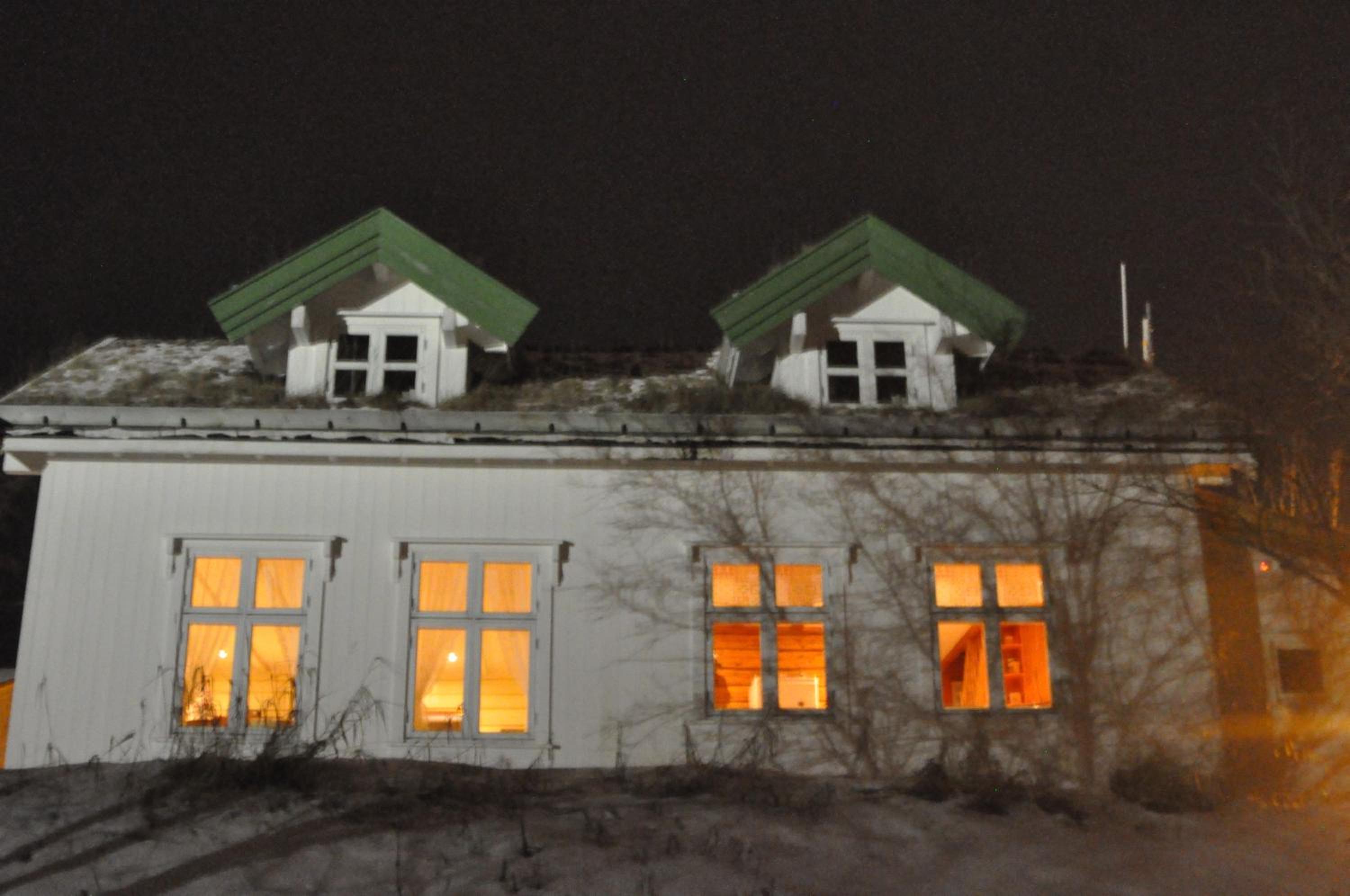 Two-Bedroom House - Photo 12