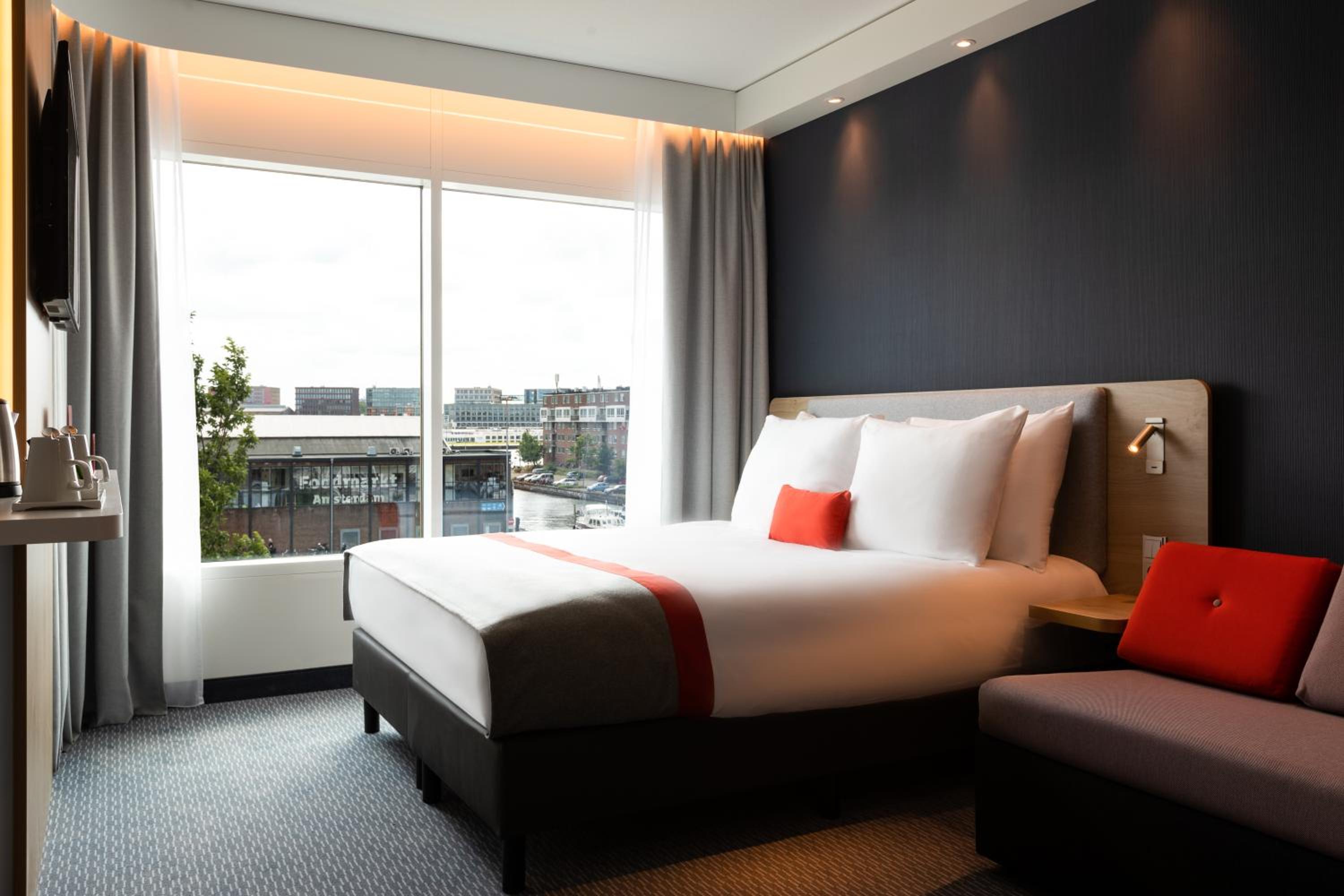Standard Queen Room with Single Sofa Bed - Free Breakfast - Photo 2