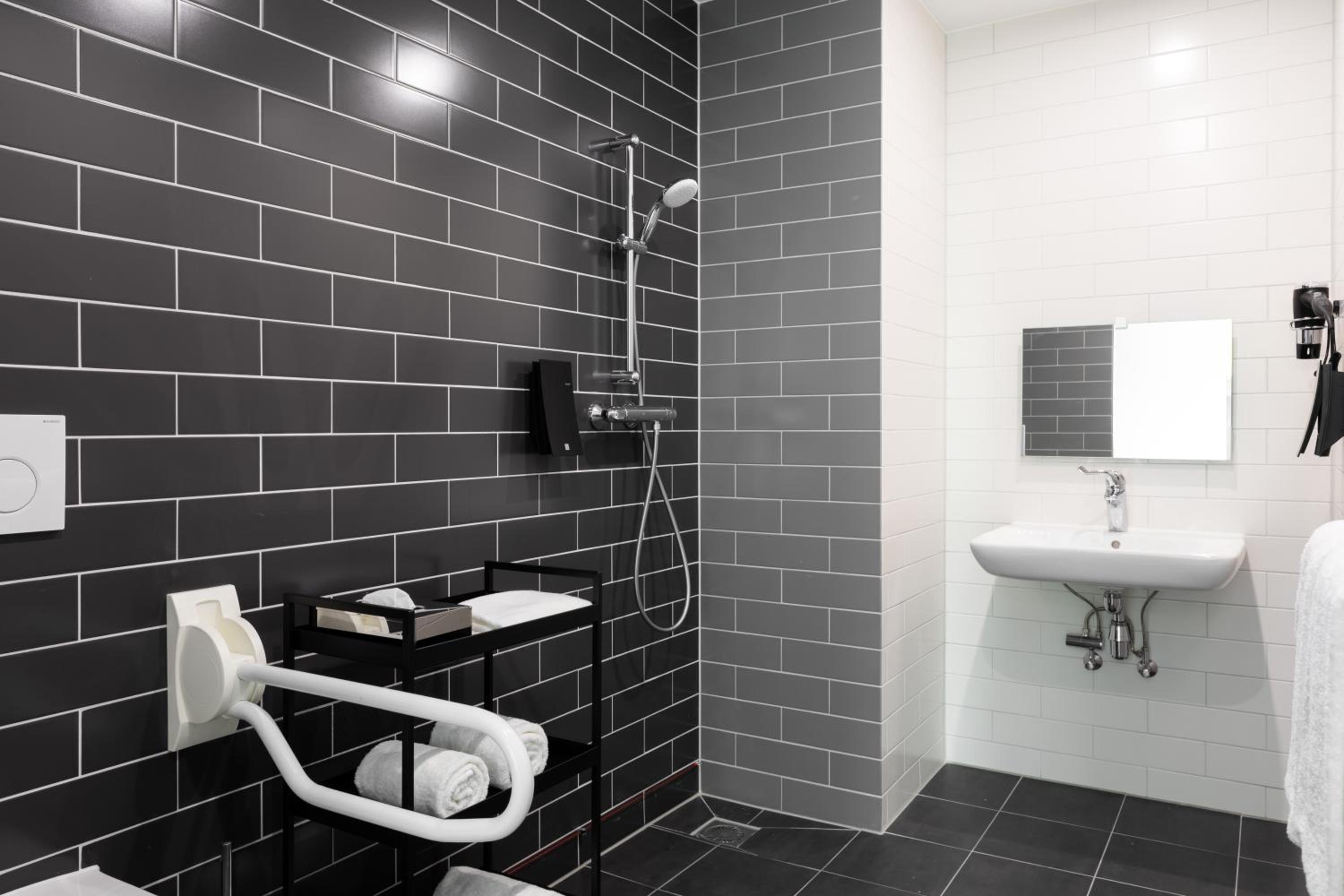 Standard Single Room with Free Breakfast - Accessible photo 2