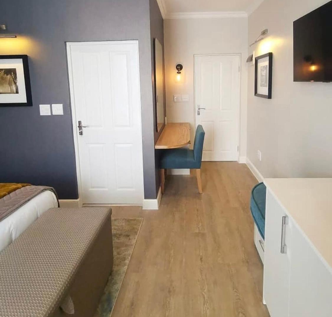 Premier King Room - Photo 6