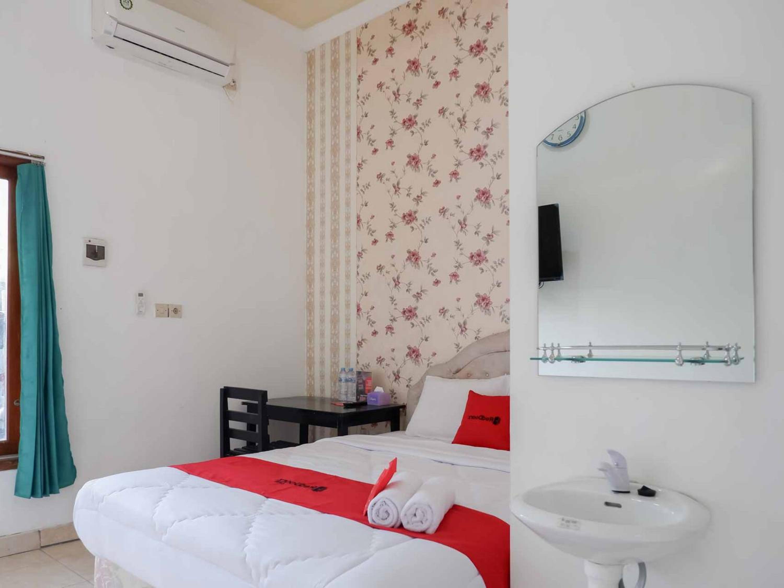 Standard Double Room - Photo 1