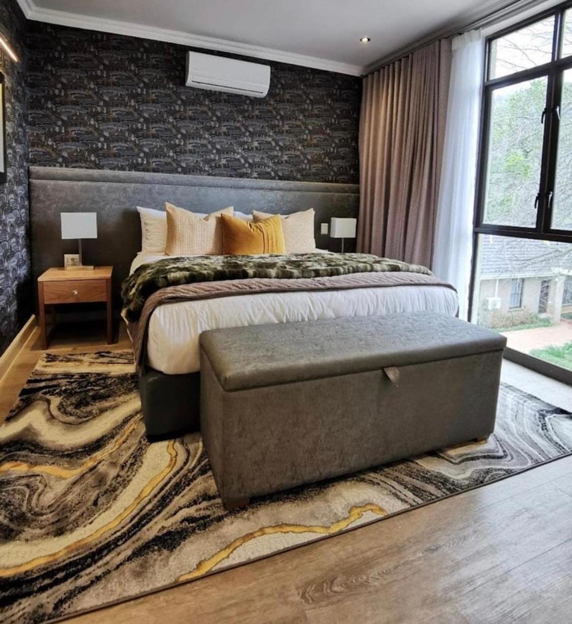 Superior King Room - Photo 3