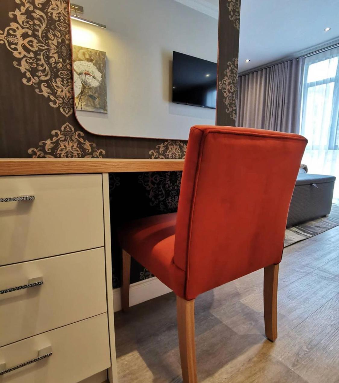 Premium King Room - Photo 2