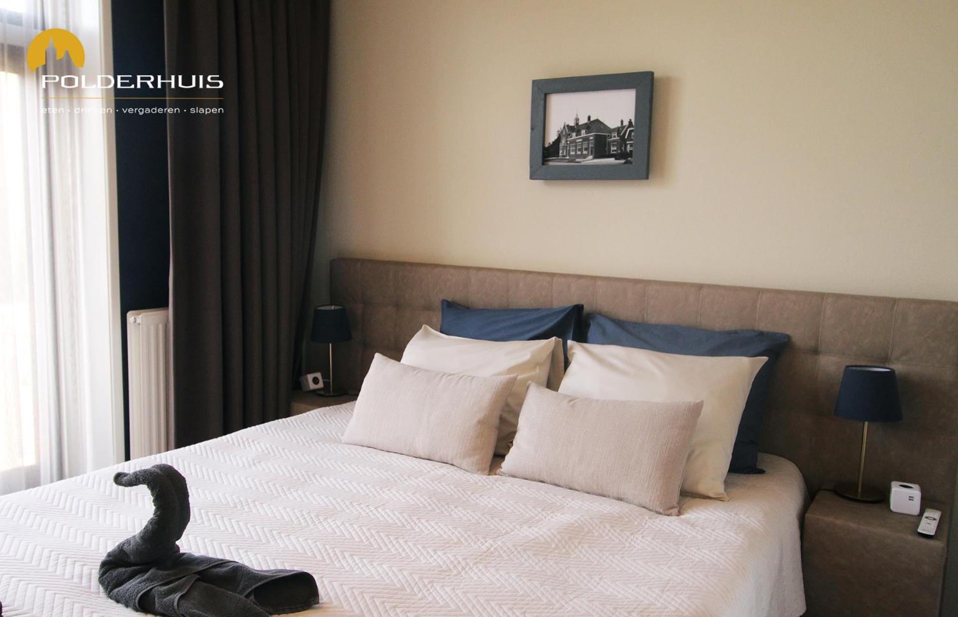 Double or Twin Room with Bathroom - Photo 7