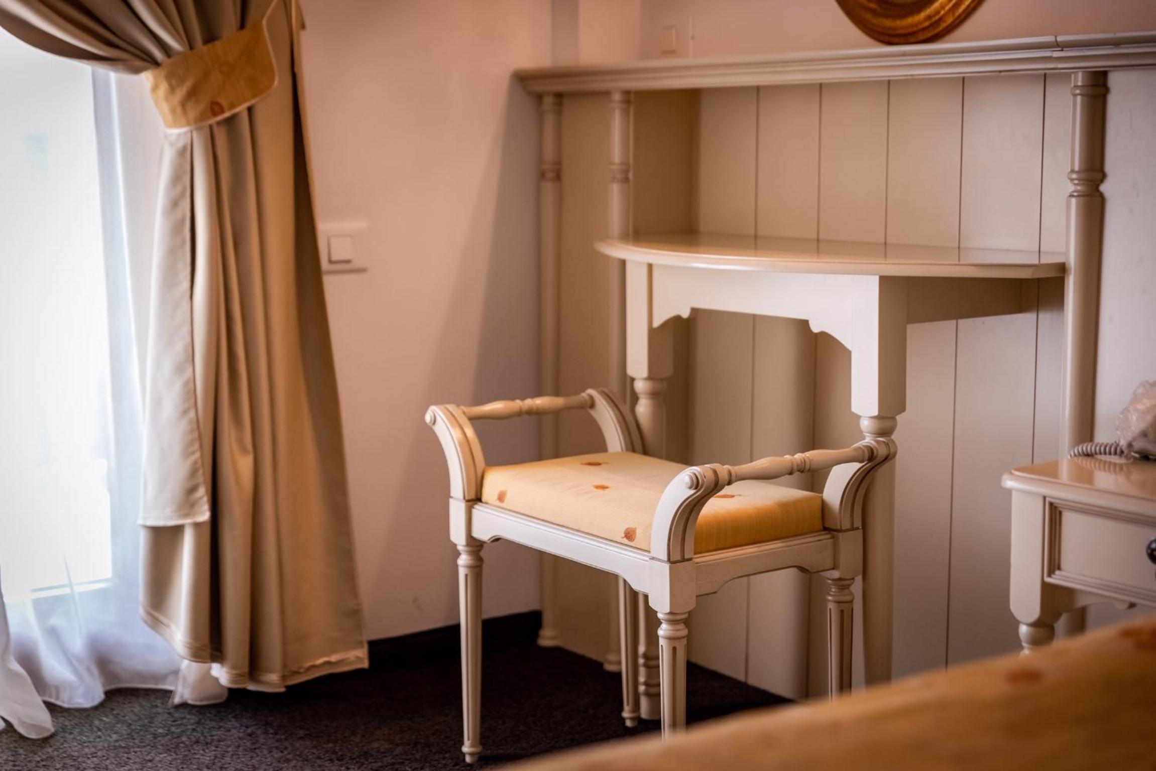 Standard Double Room - Photo 6