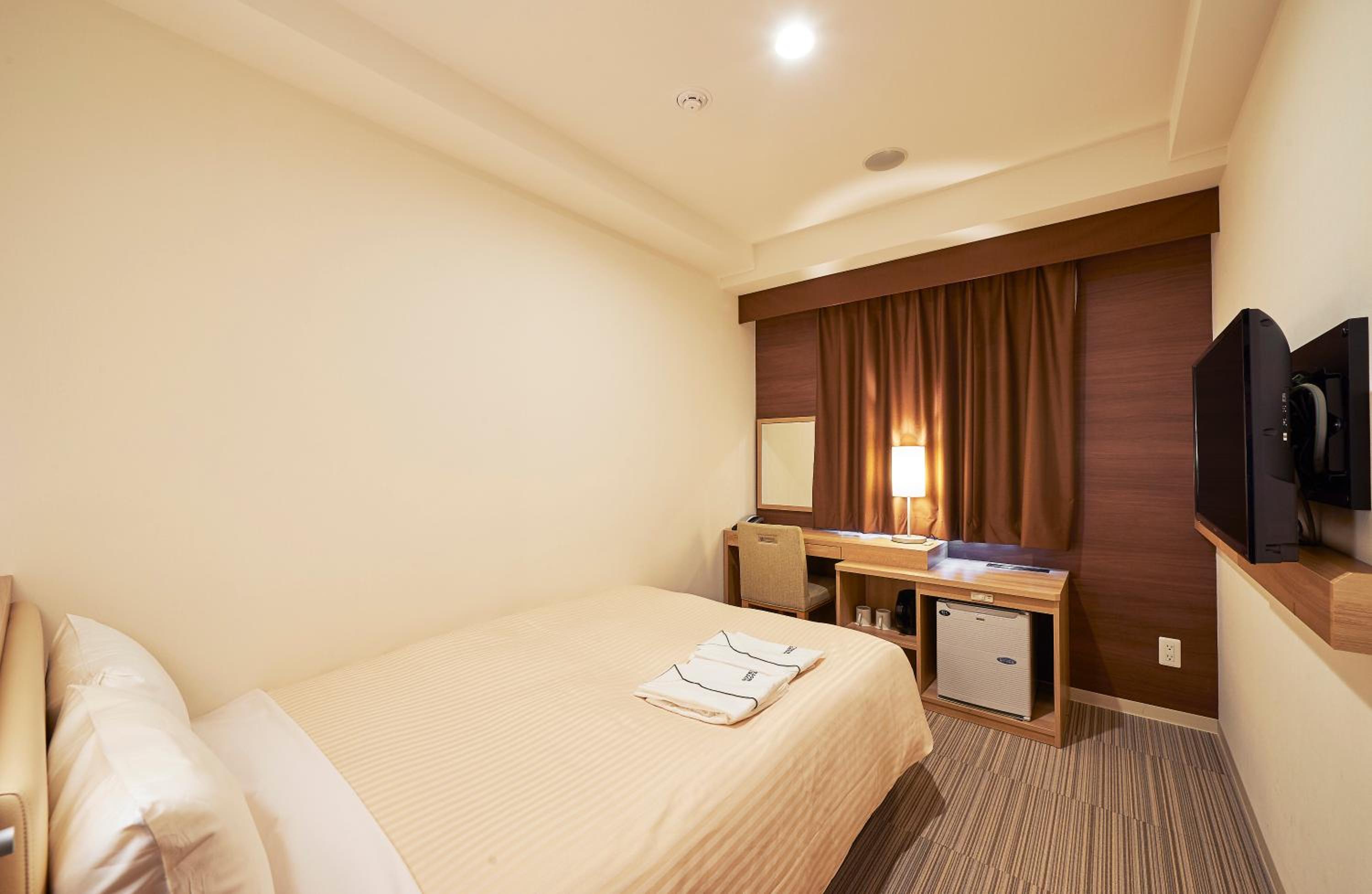Small Double Room - Non-Smoking photo 3