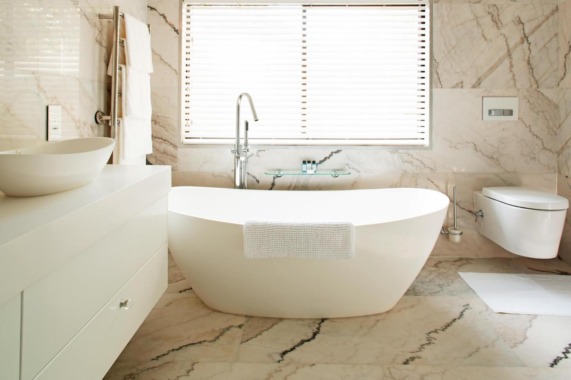Superior Suite - Photo 6