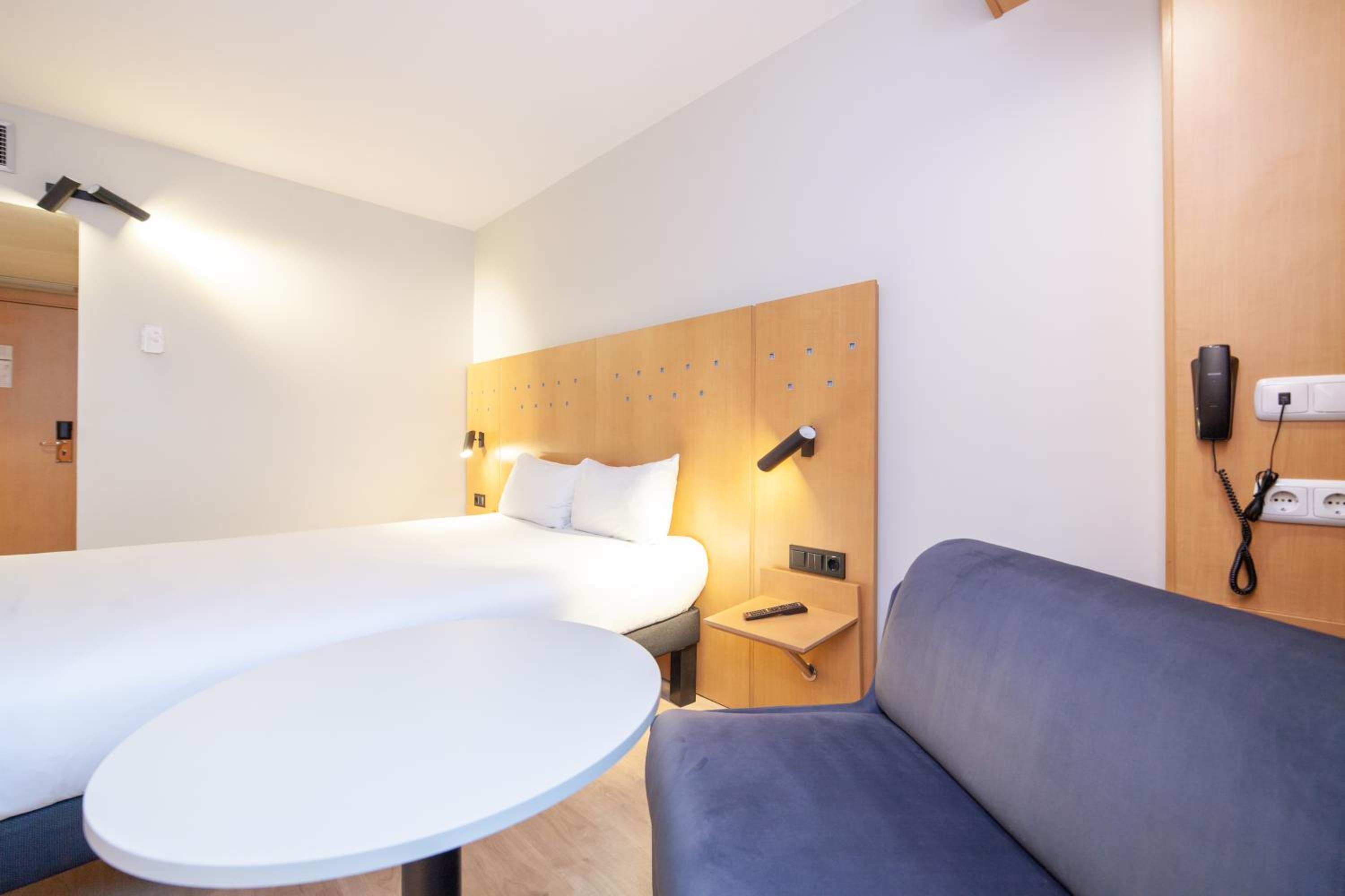 Double Room with Sofa Bed - Photo 1