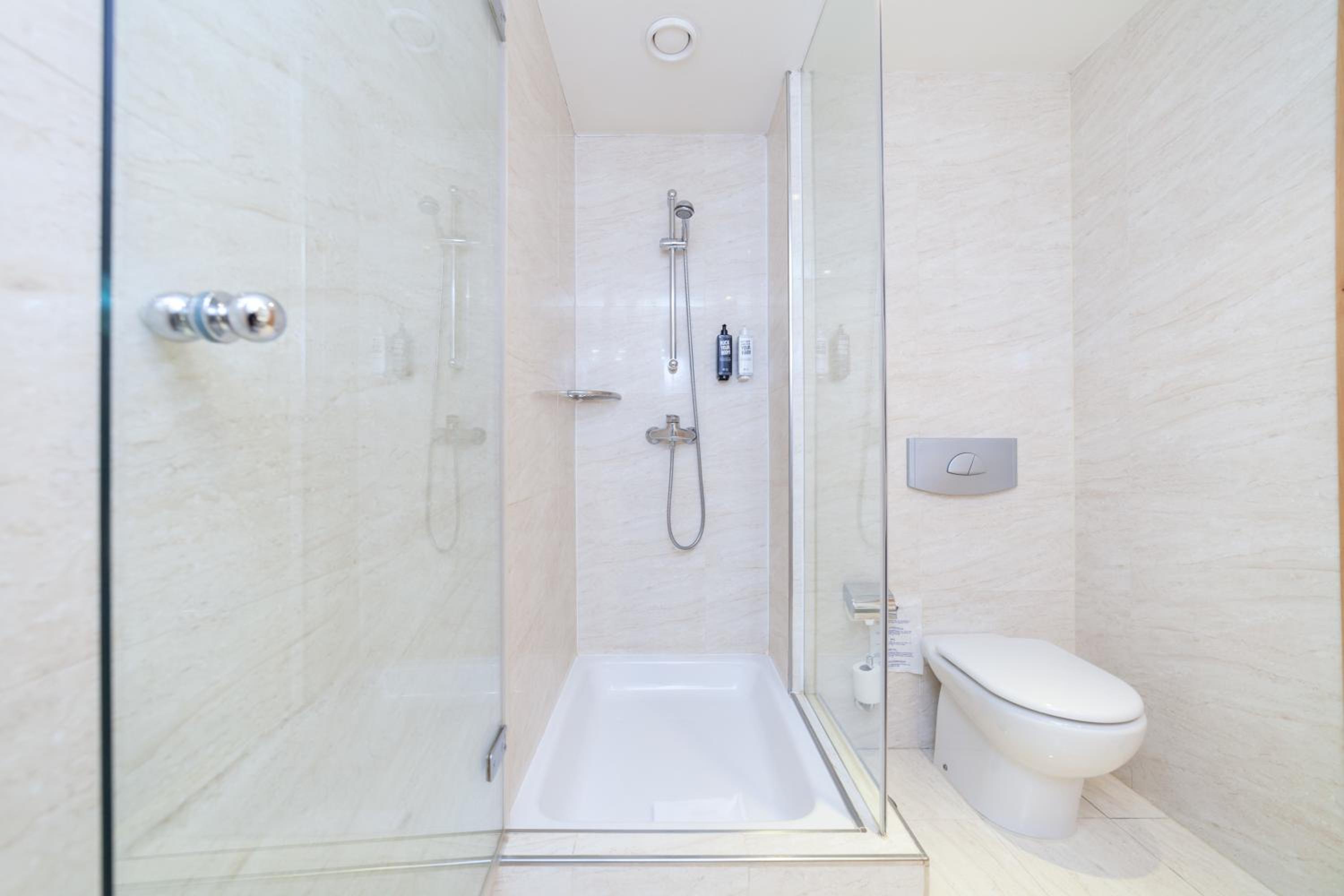 Standard Double Room - Photo 15
