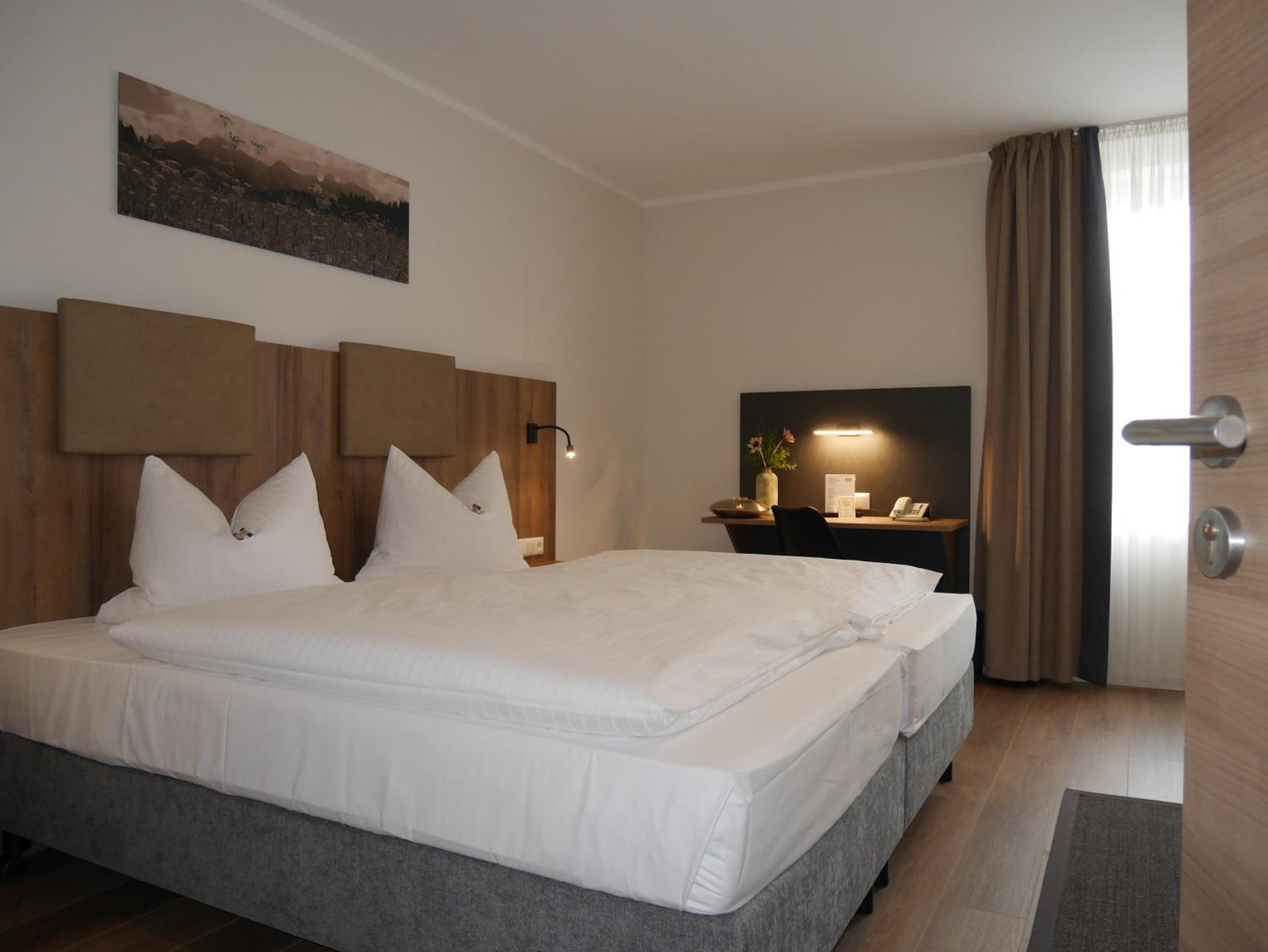 Double or Twin Room - Photo 1