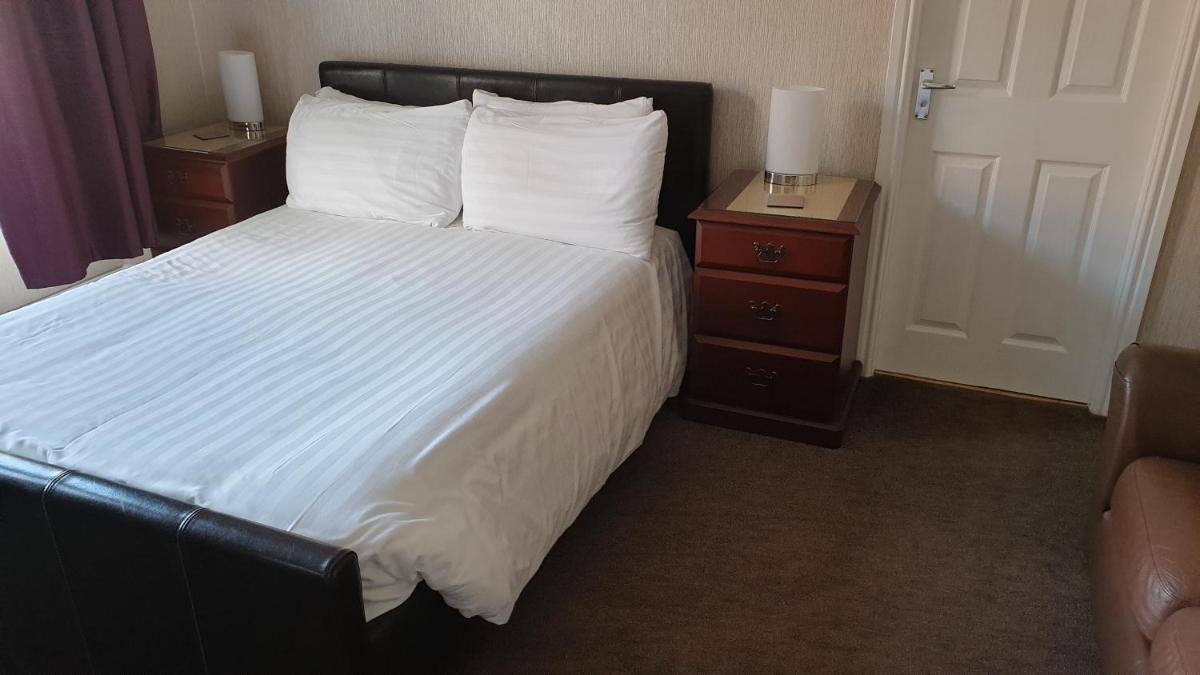 Superior Double Room with Side Sea View photo 1