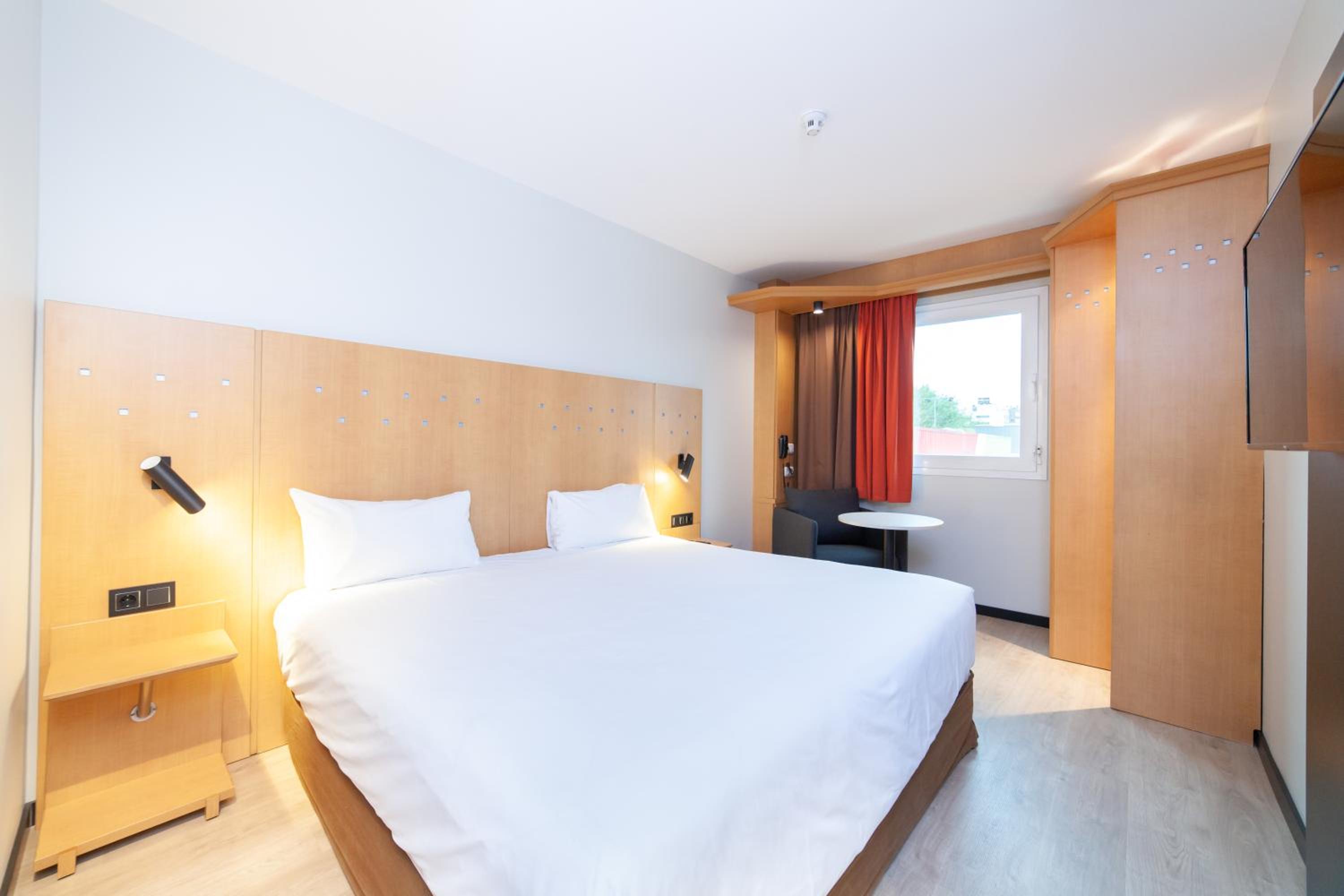 Standard Double Room - Photo 3