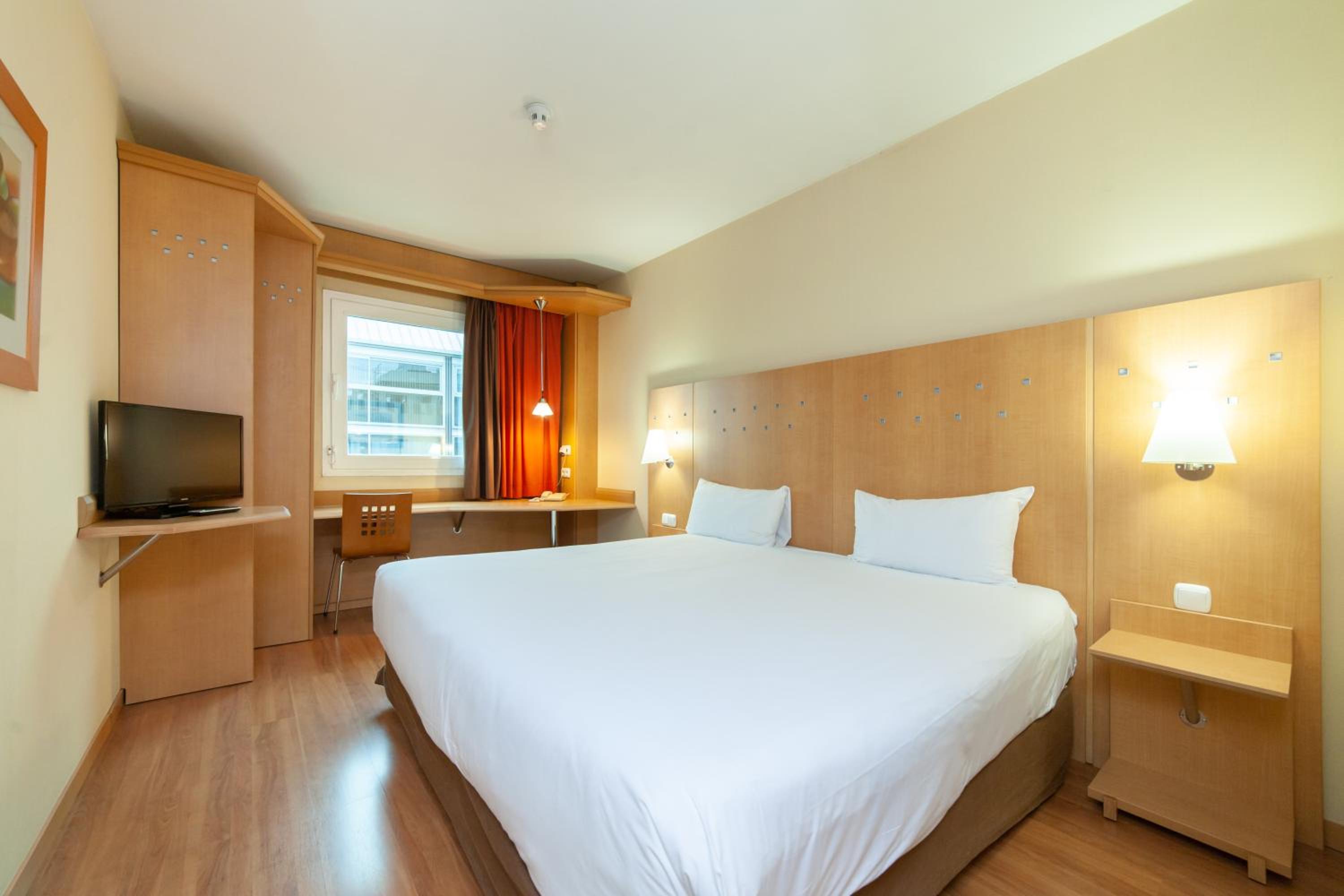 Standard Double Room - Photo 14