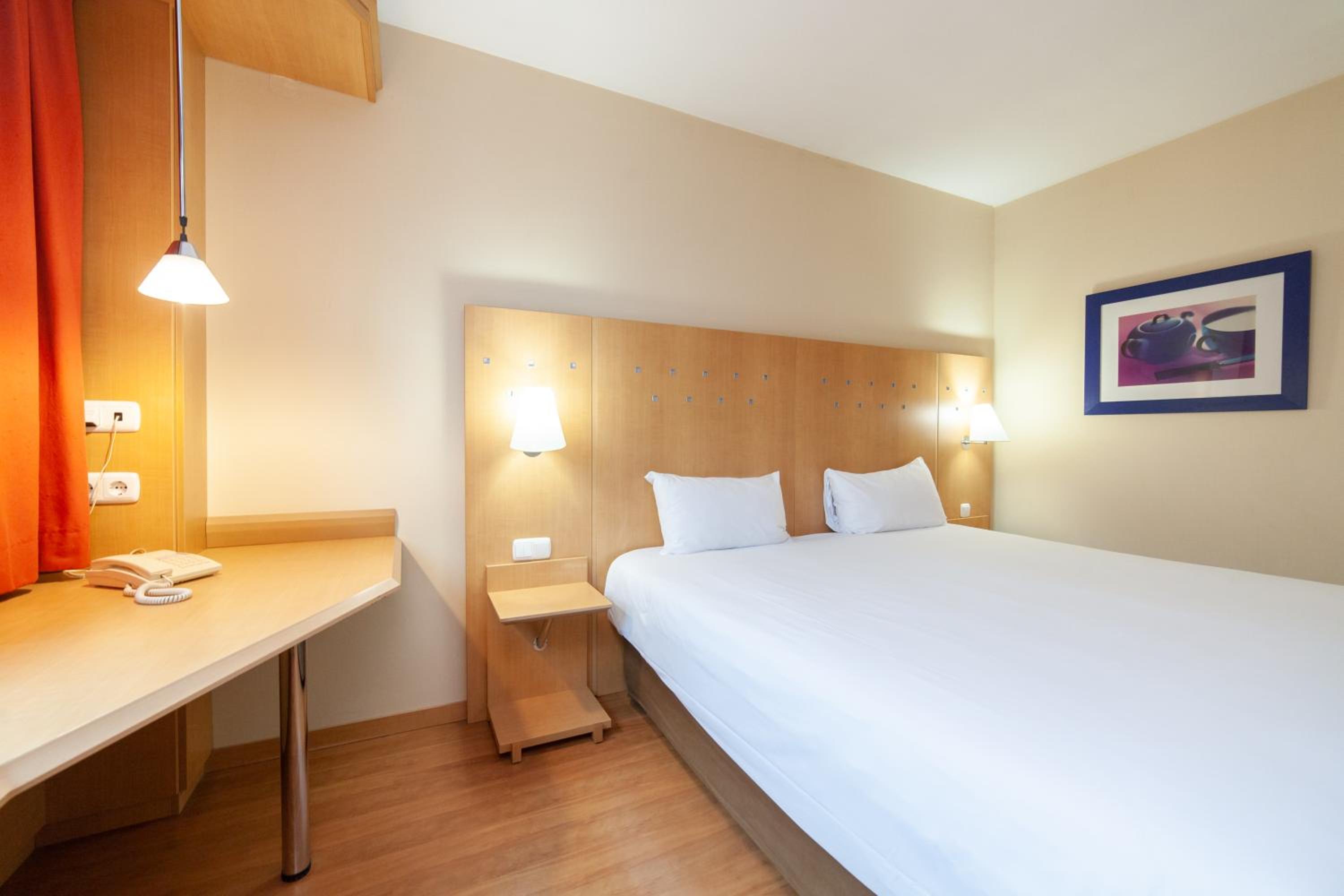 Standard Double Room - Photo 10