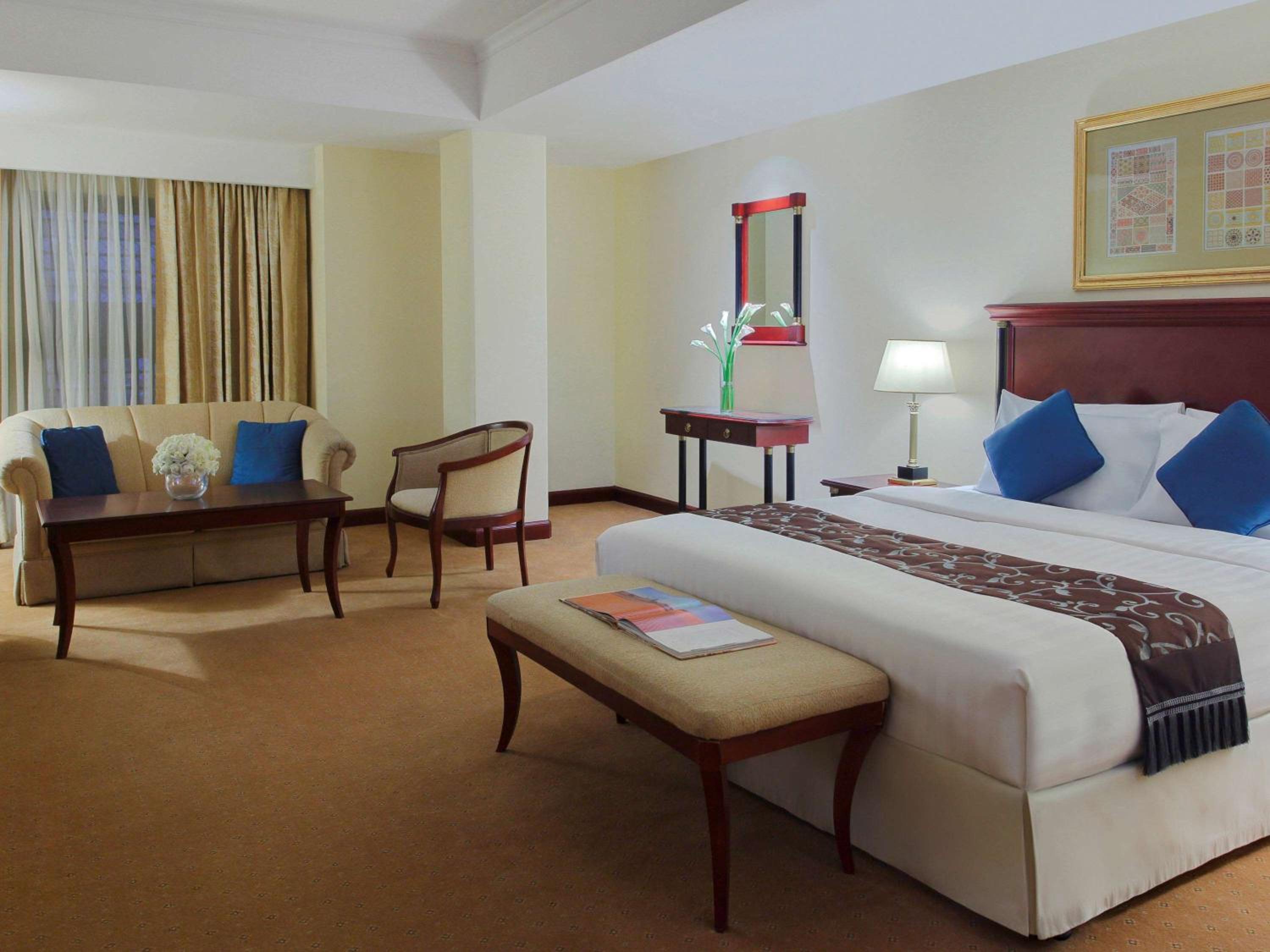 One-Bedroom Suite - Photo 7