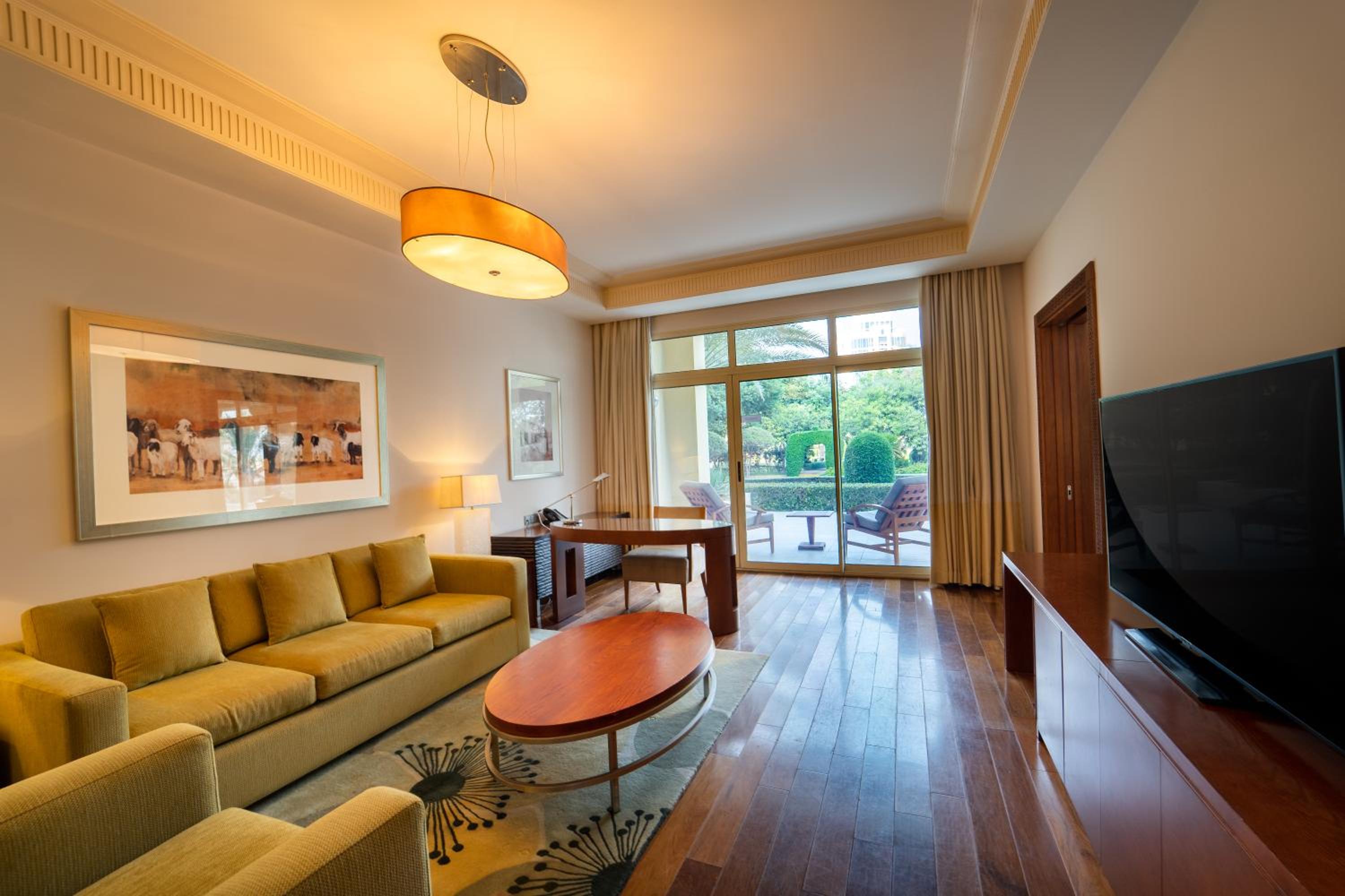 Grand Executive Suite - Photo 6