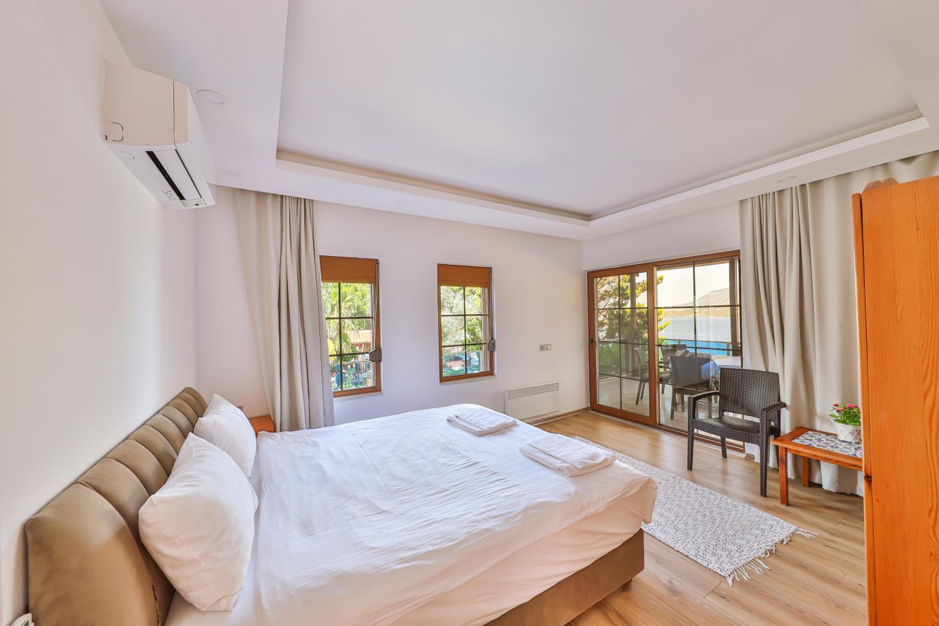 Family Suite with Sea View (6 adults)