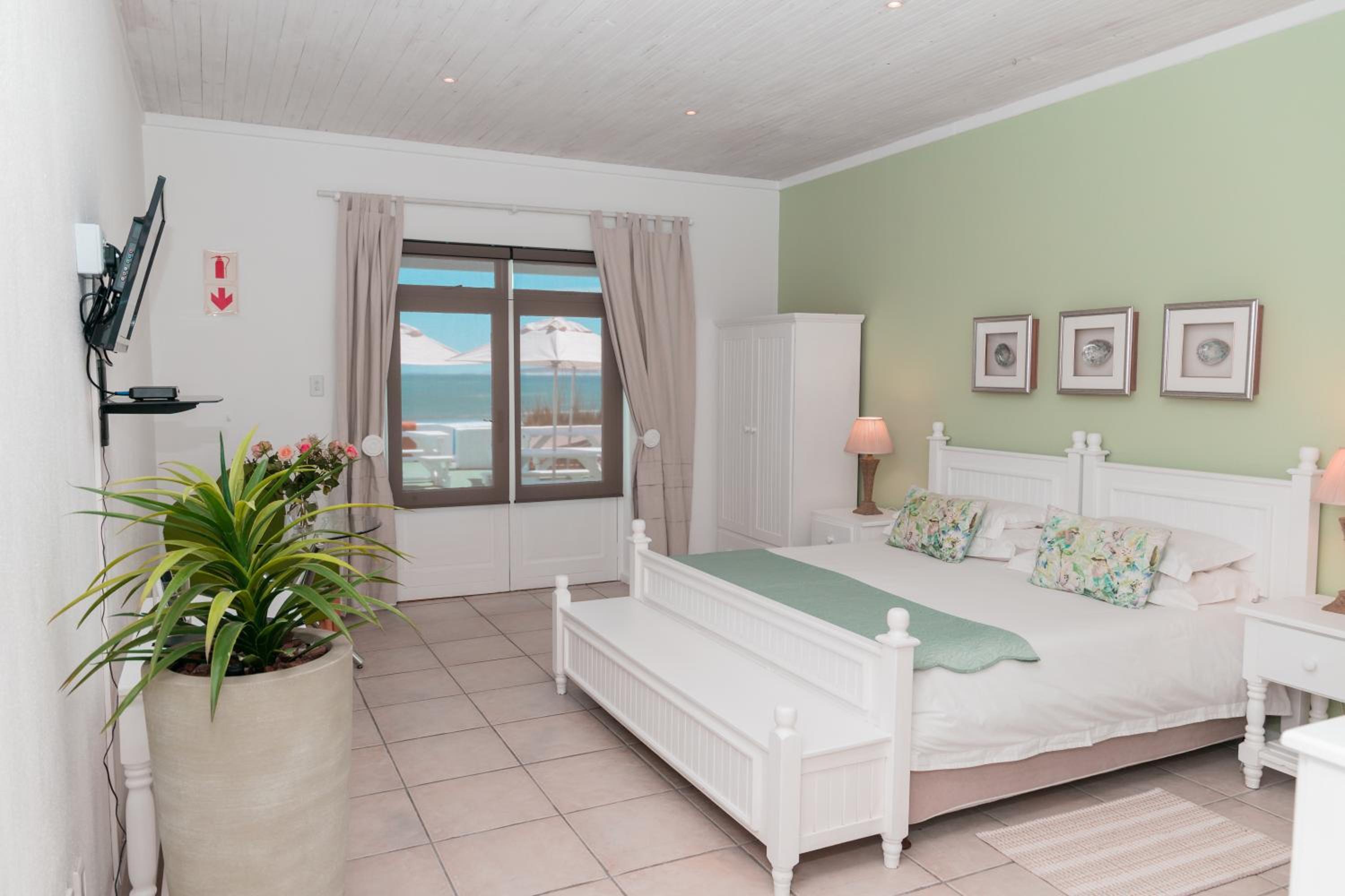 Family Room with Sea View - Photo 1