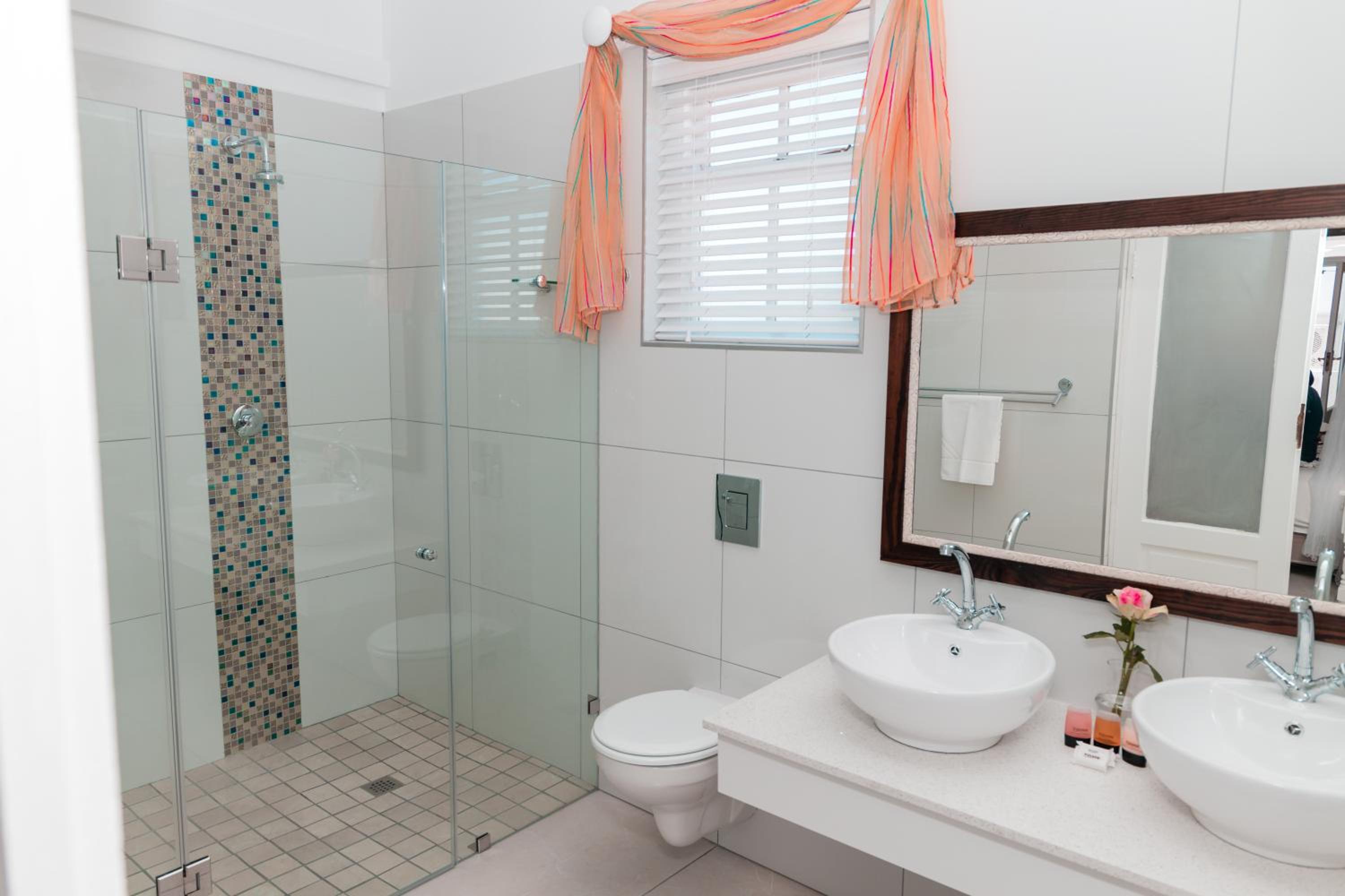 Deluxe Queen Room - Photo 3