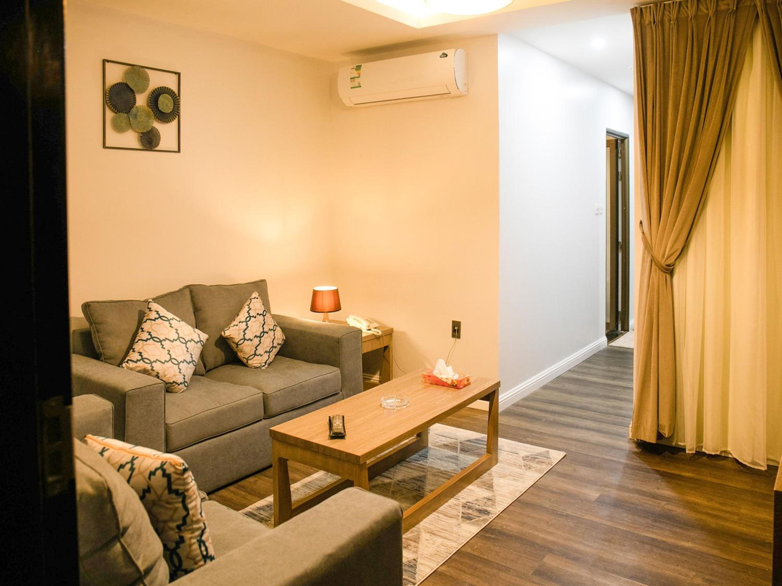 Two Bedroom Deluxe Apartment photo 2