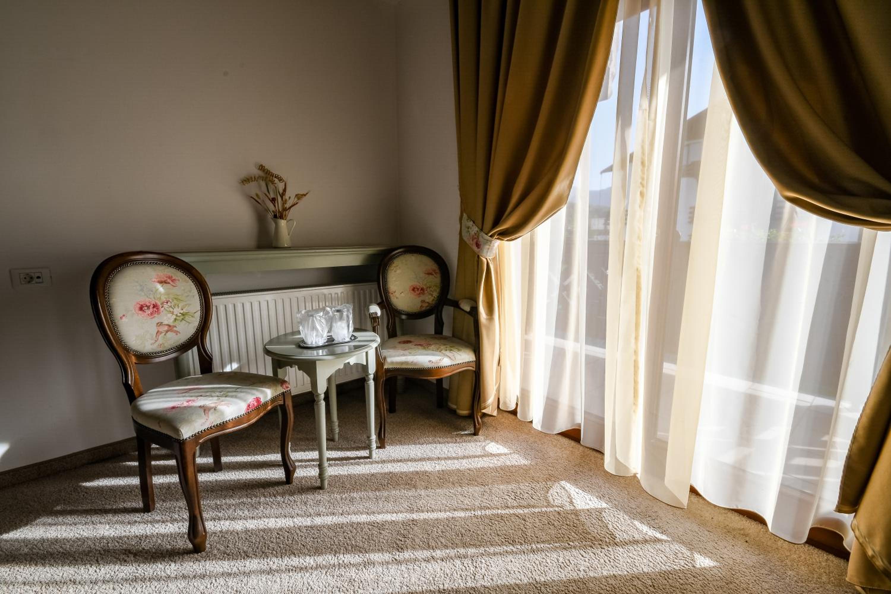 Standard Double Room - Photo 4