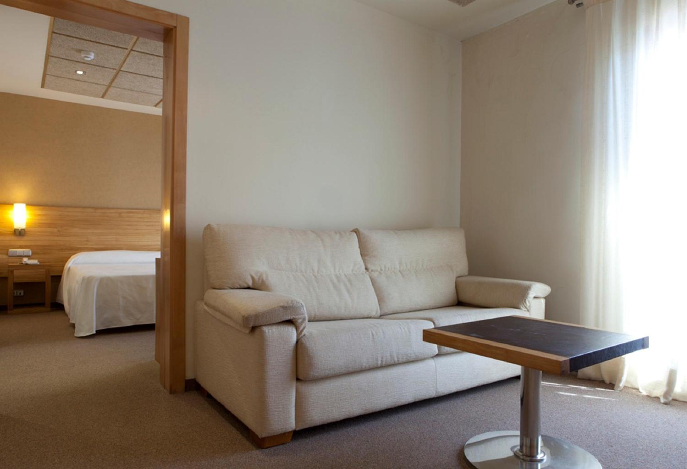 Family Room (2 Adults + 2 Children) - Photo 4