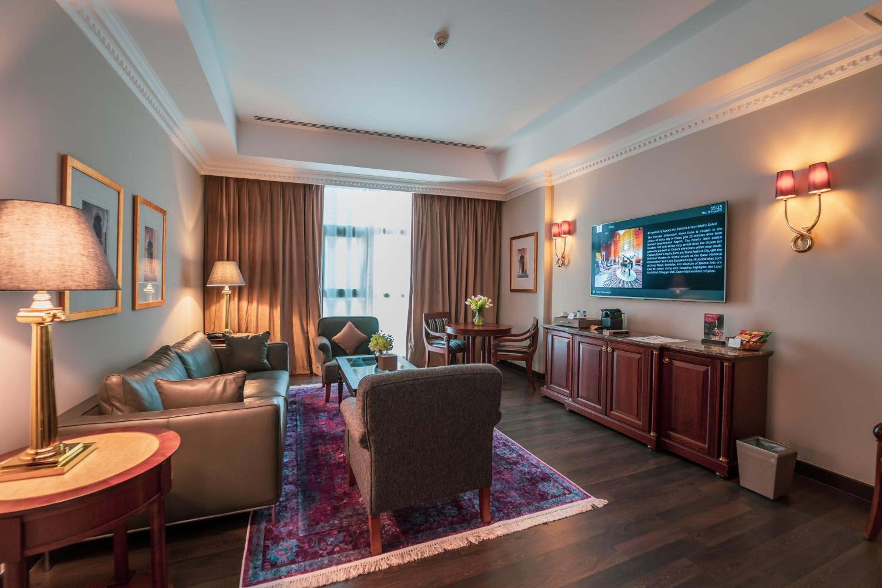 Executive Suite - Photo 3