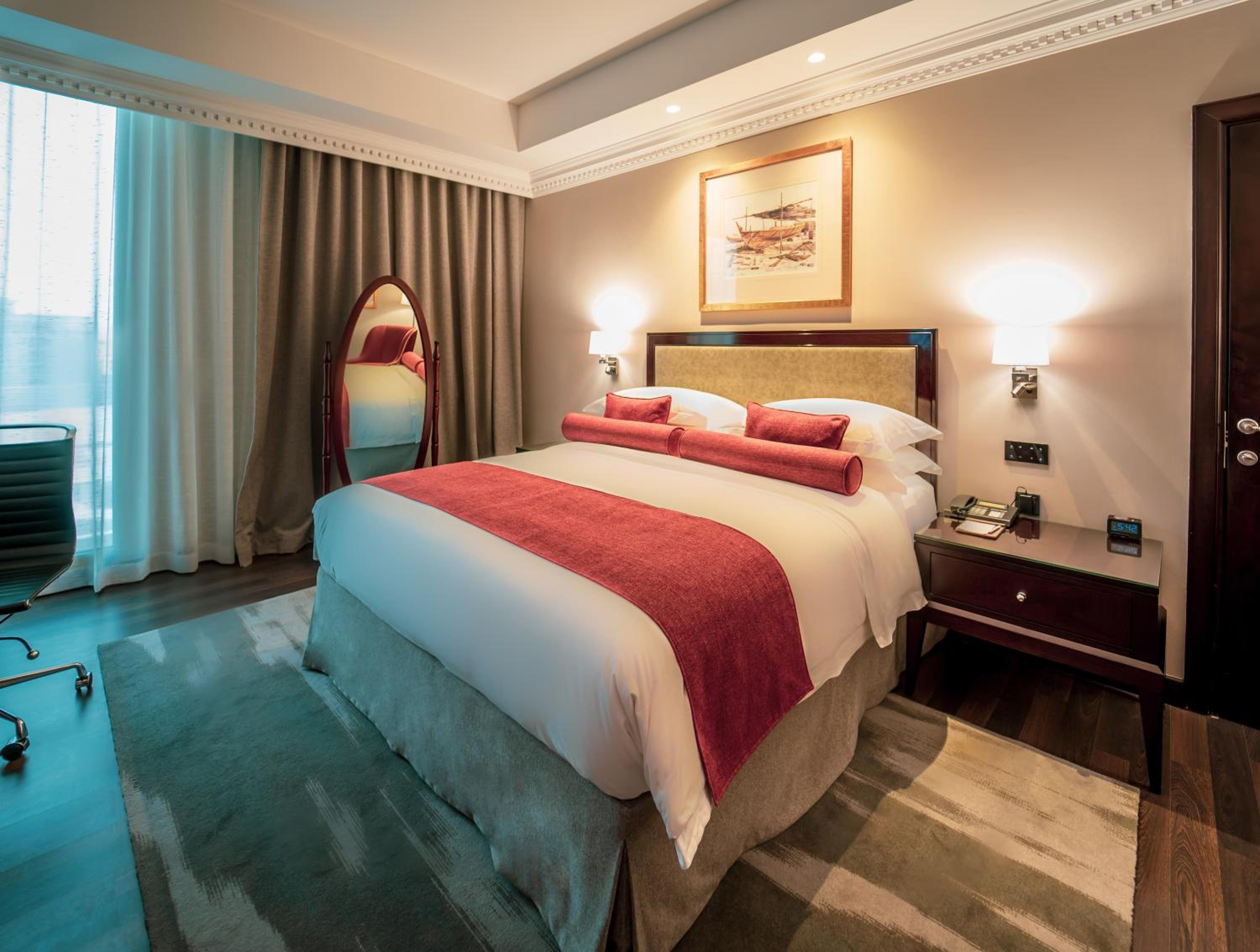 Executive Suite - Photo 10
