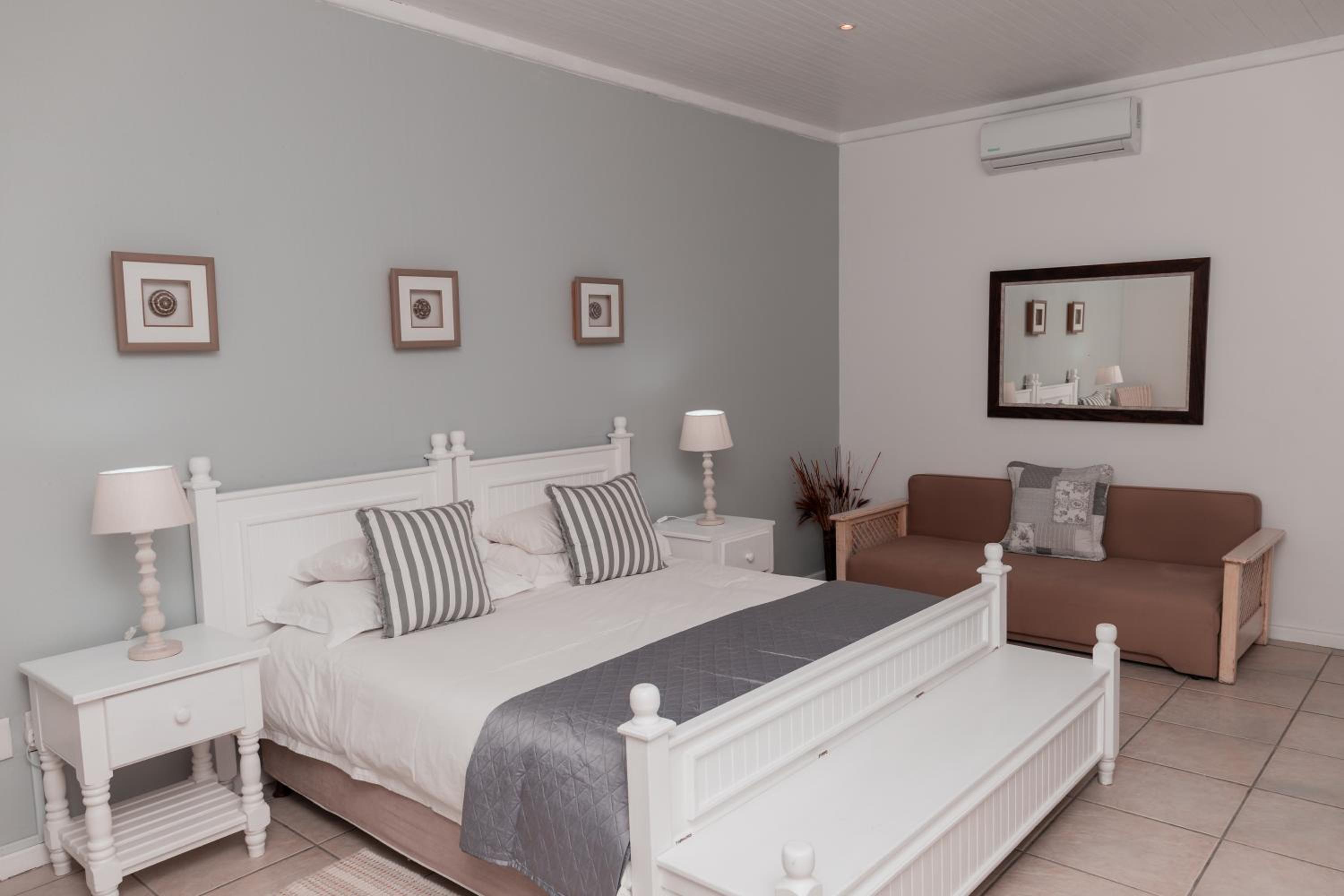 Family Room with Sea View - Photo 11