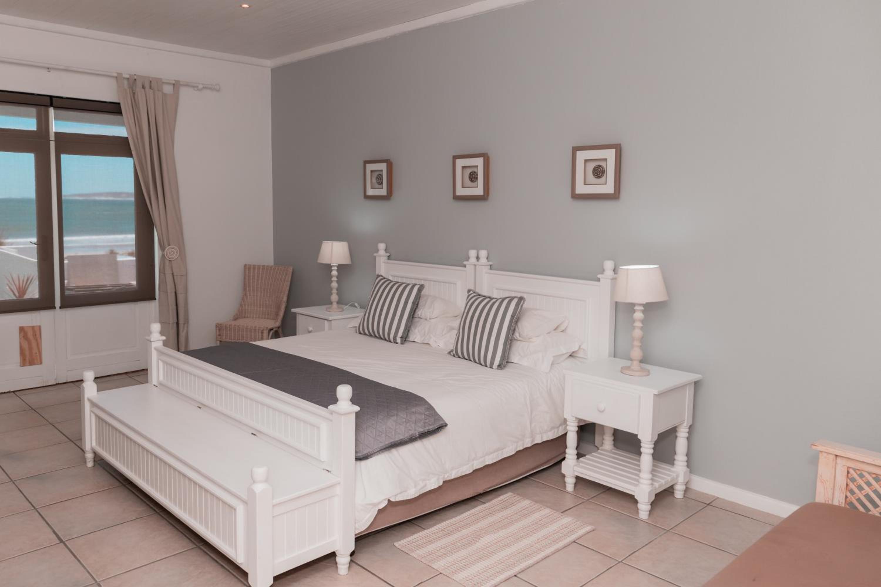 Family Room with Sea View - Photo 13