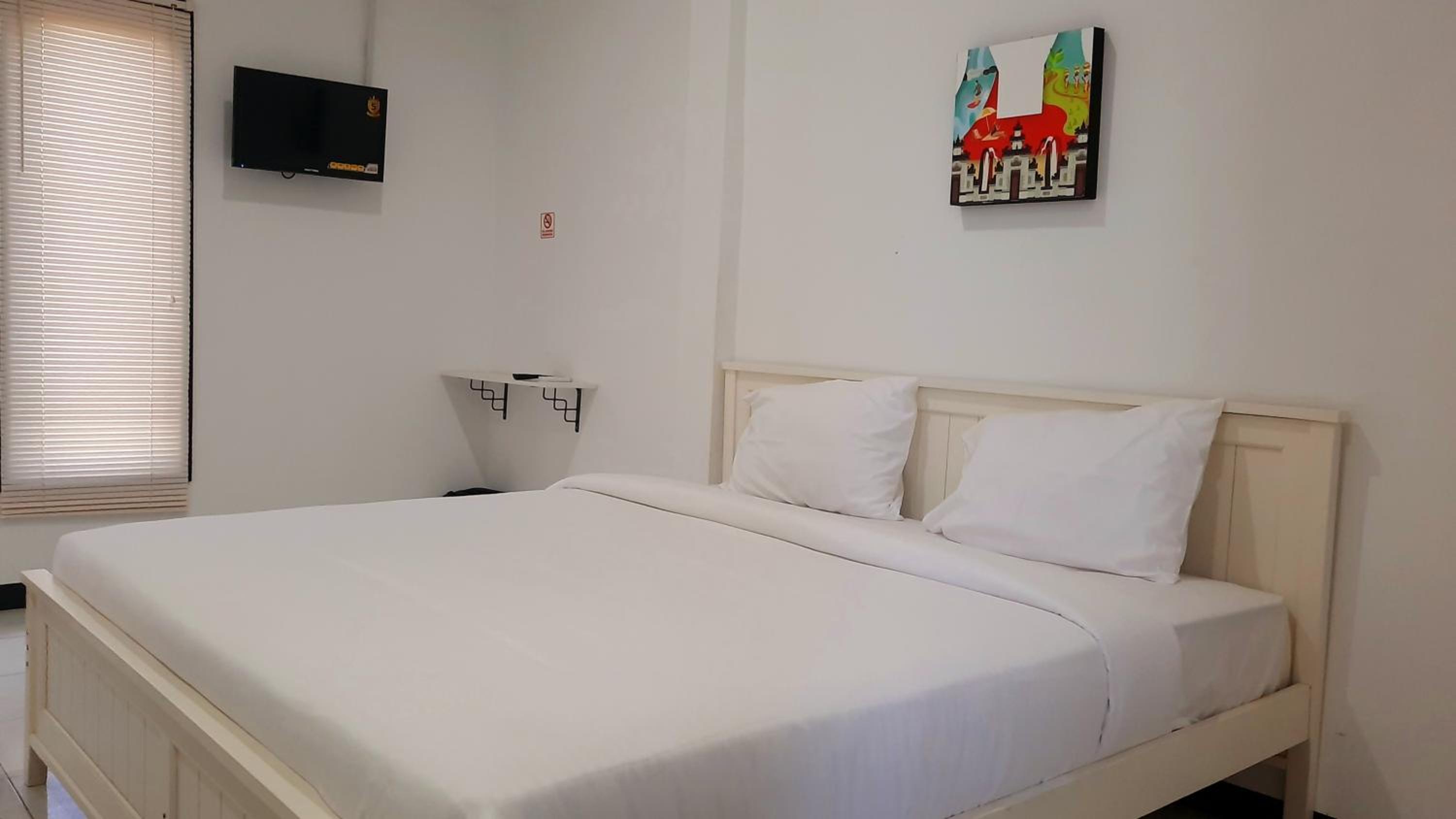 Deluxe King Room - Photo 6
