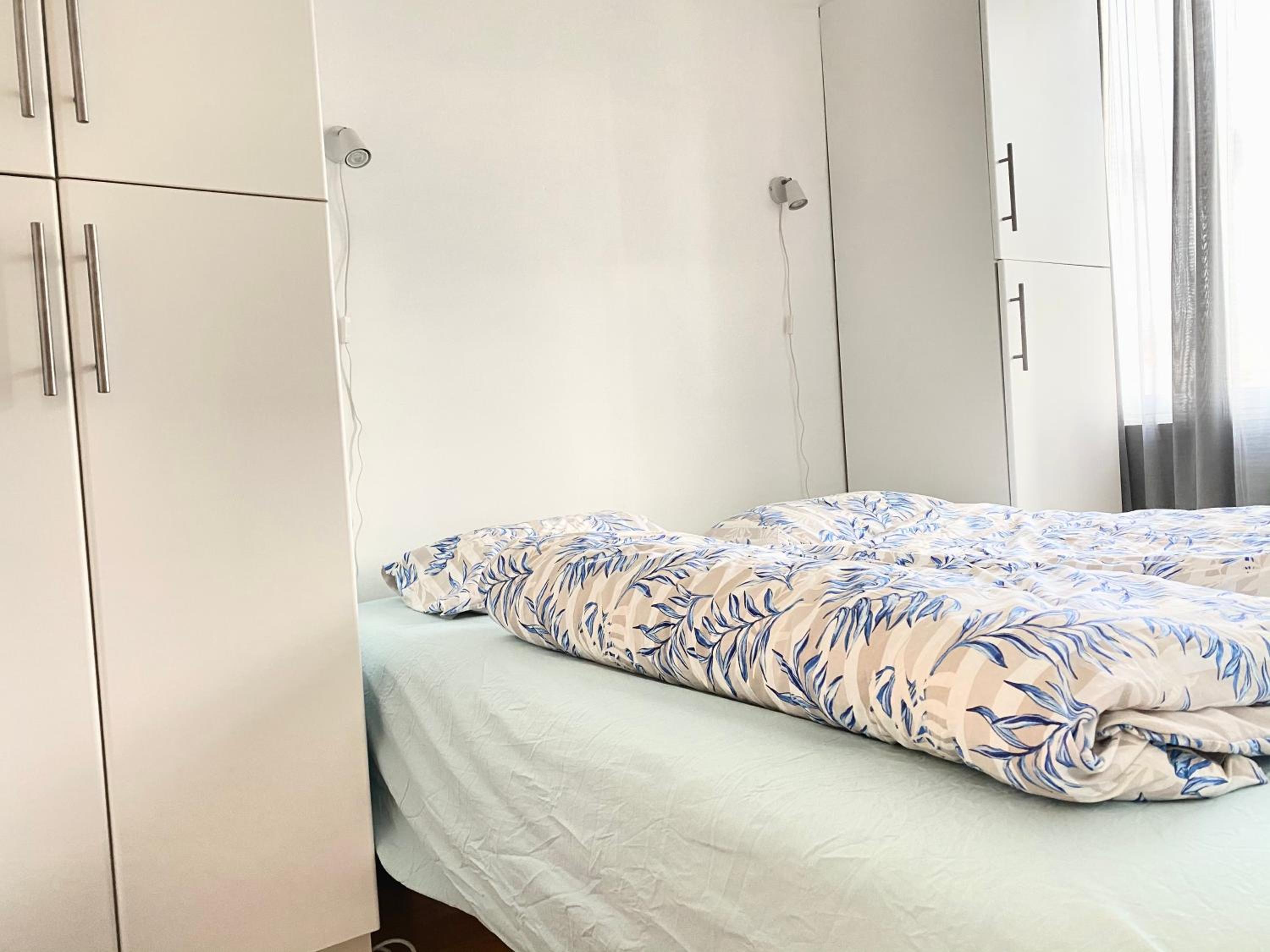 One-Bedroom Apartment - Photo 12