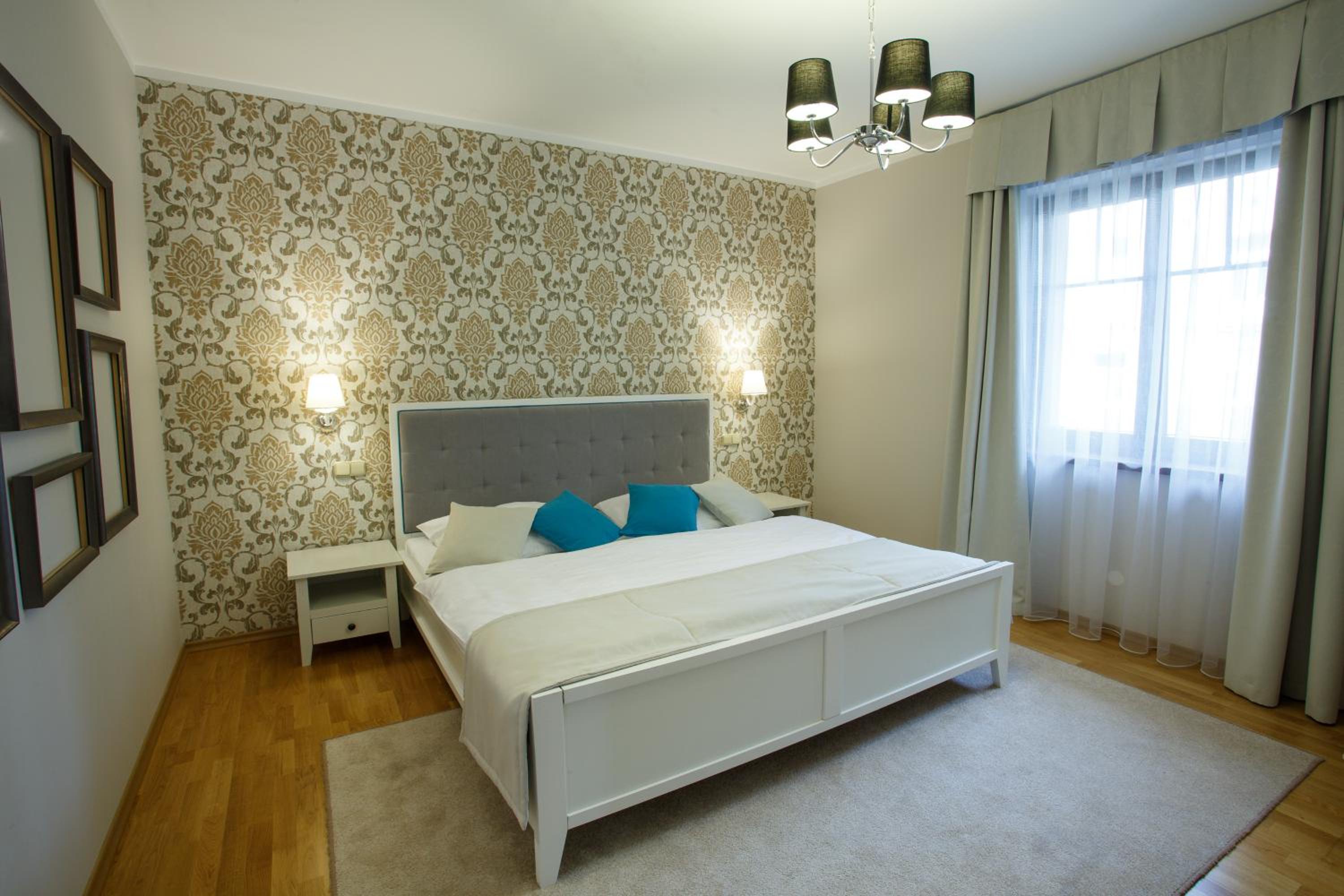 Apartment with Balcony photo 3