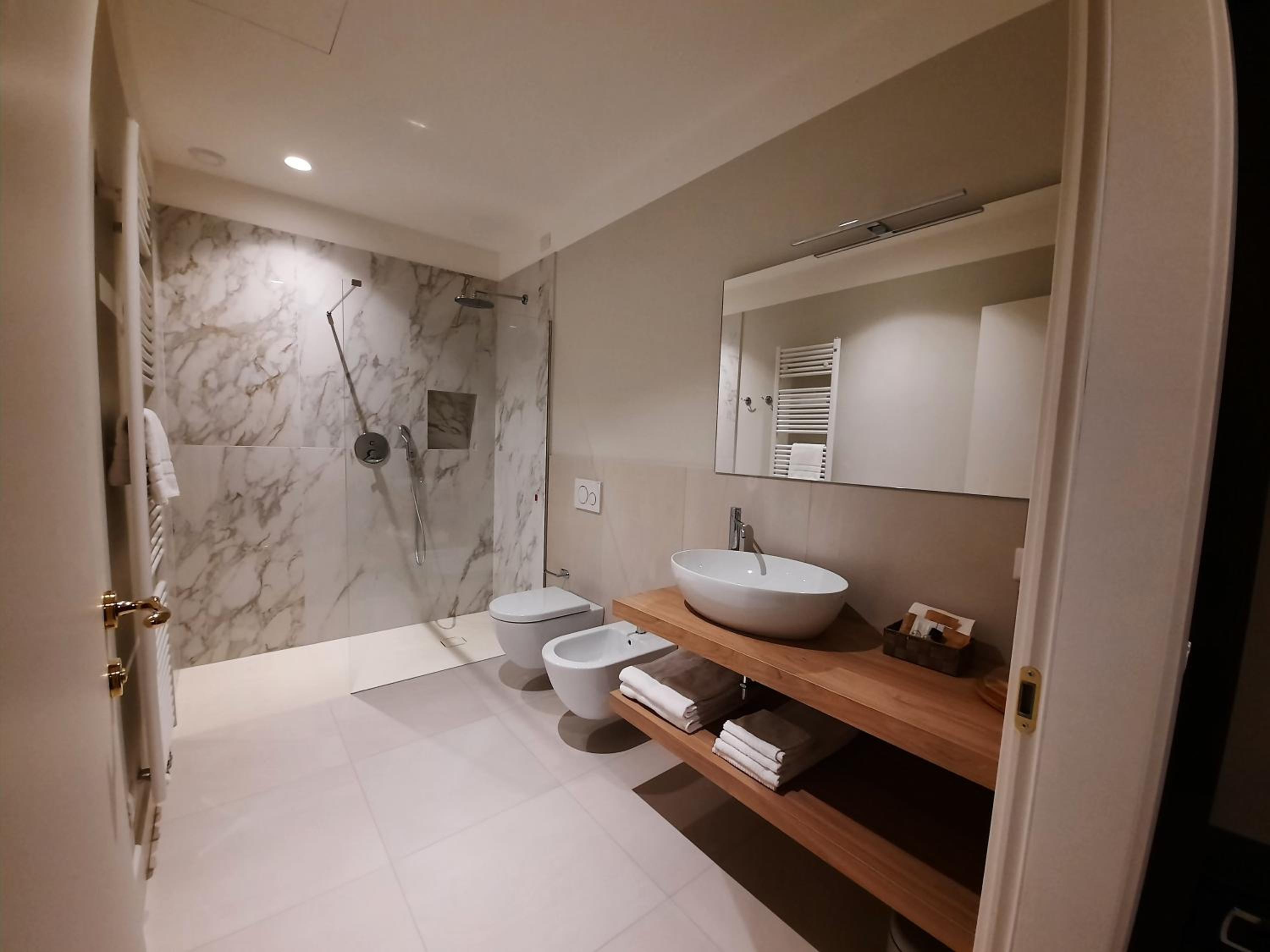 Superior Double or Twin Room with Terrace - Photo 8