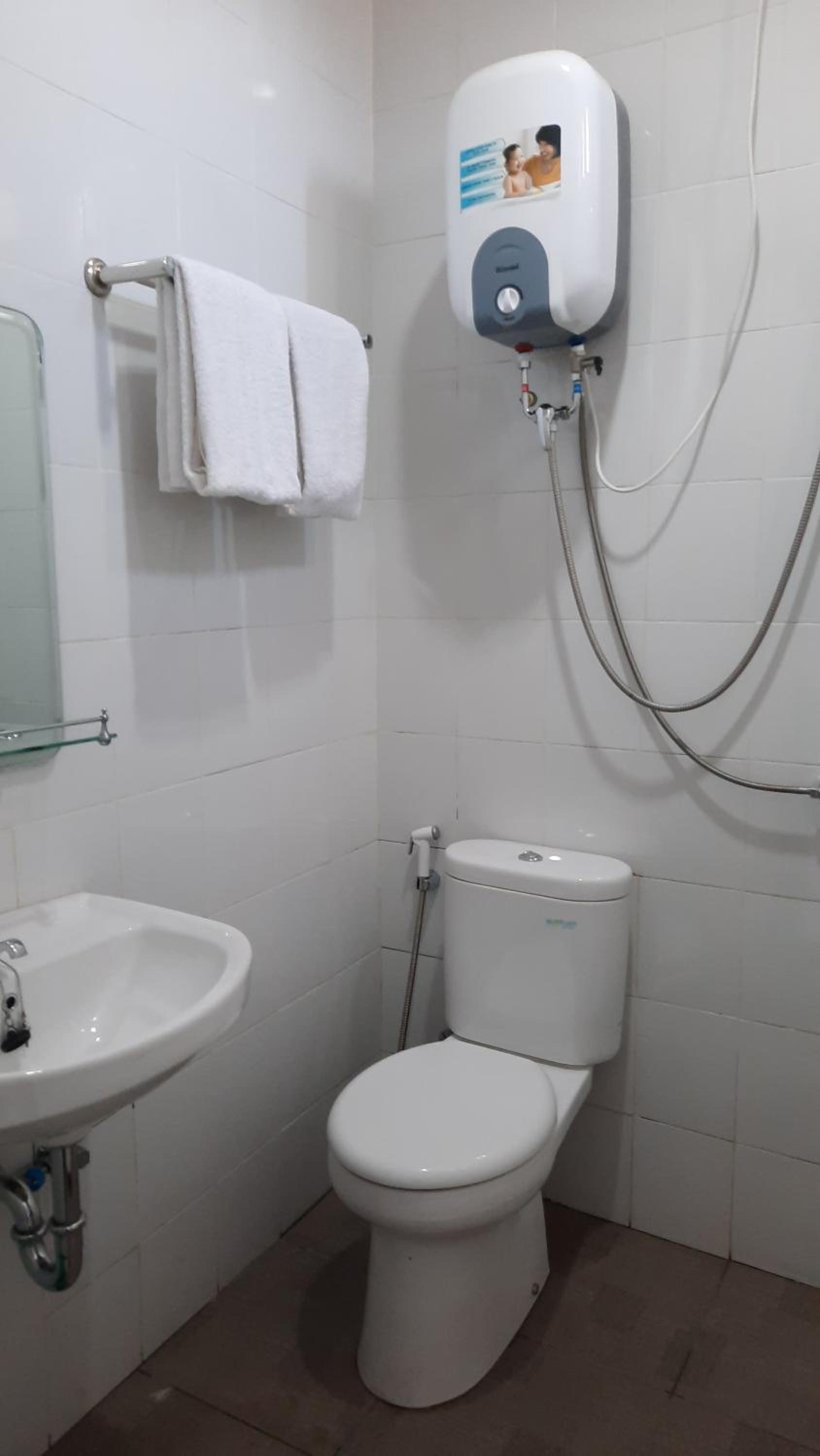 Deluxe Twin Room - Photo 11