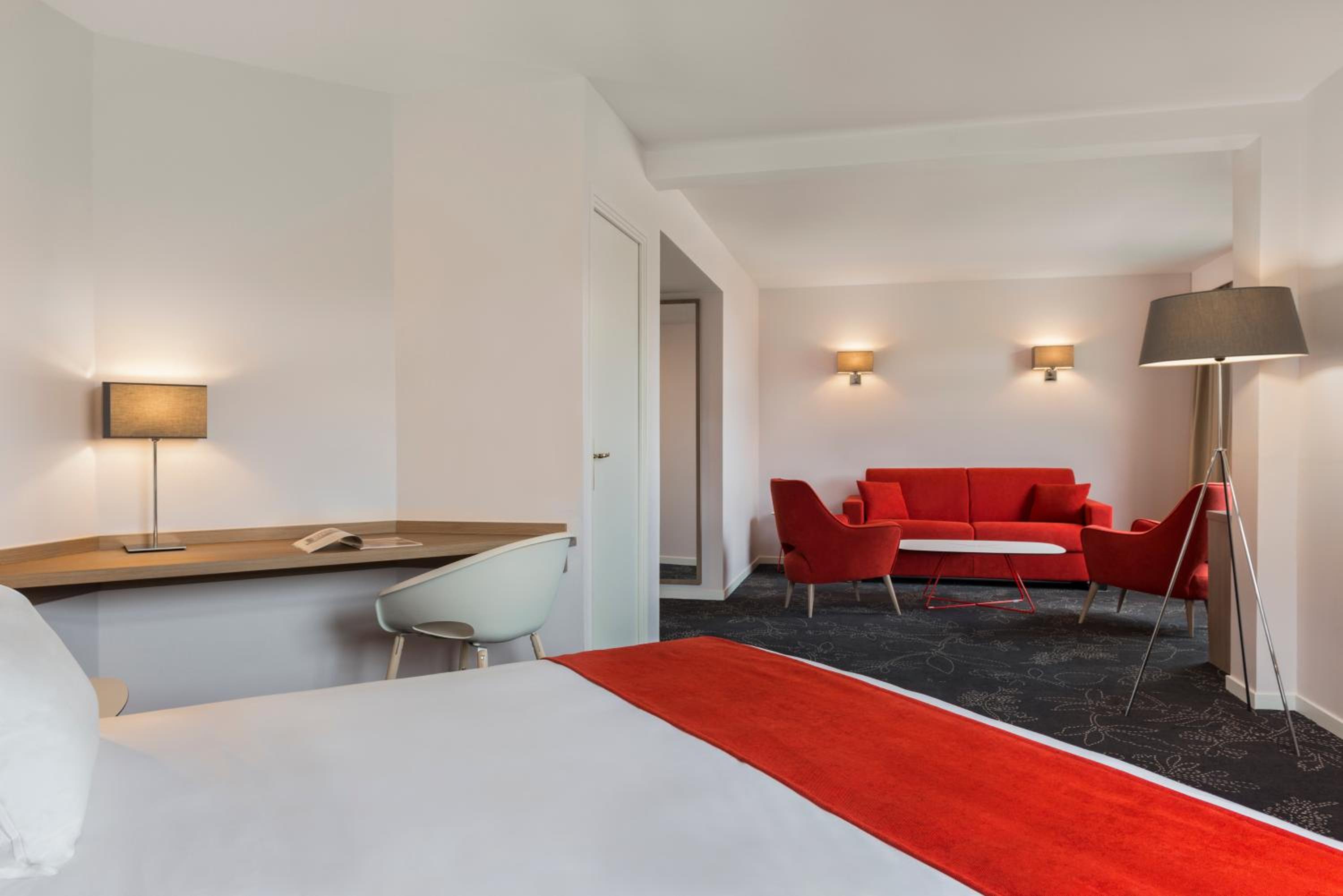 King Suite with Sofa Bed photo 1