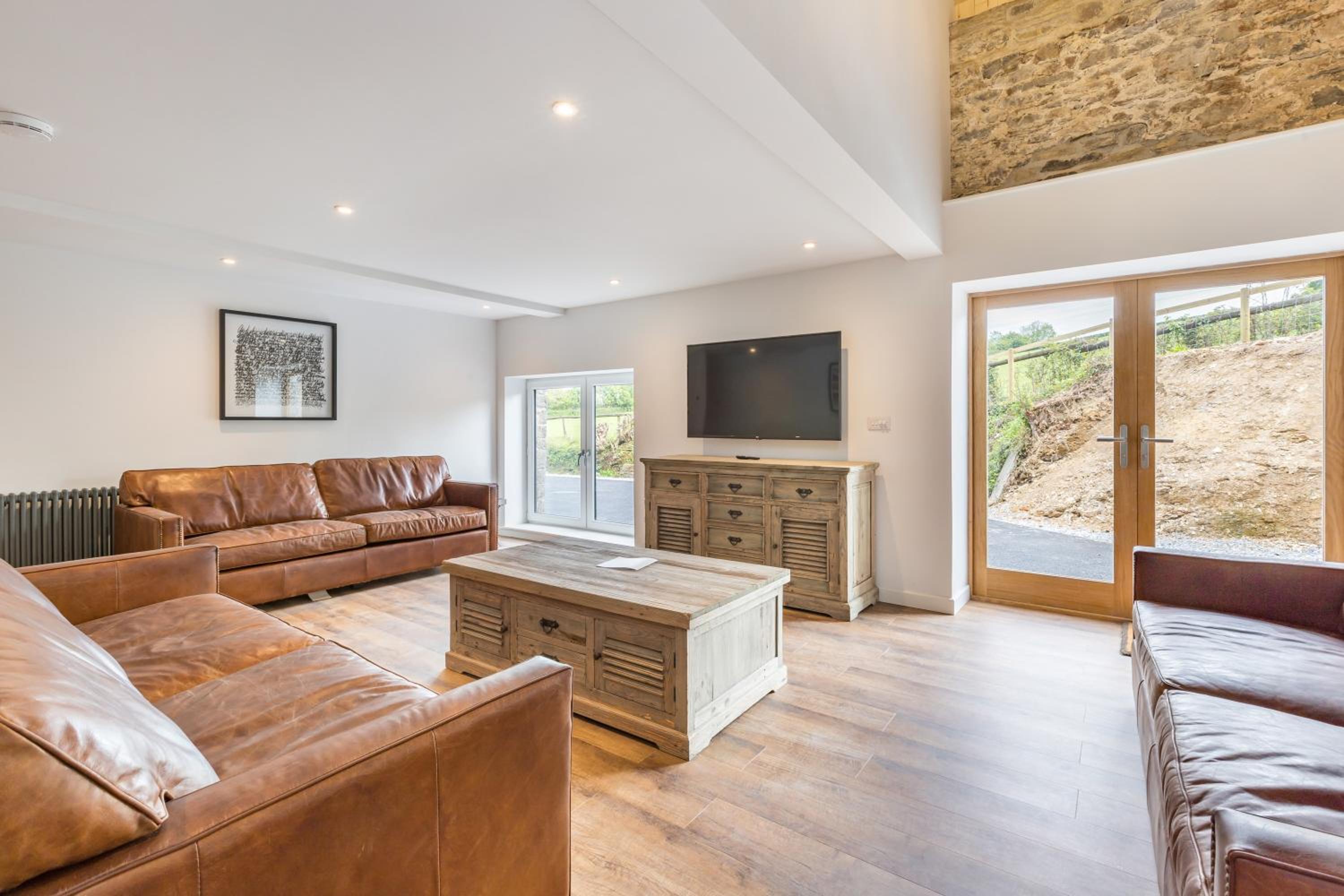 Seven-Bedroom House photo 1