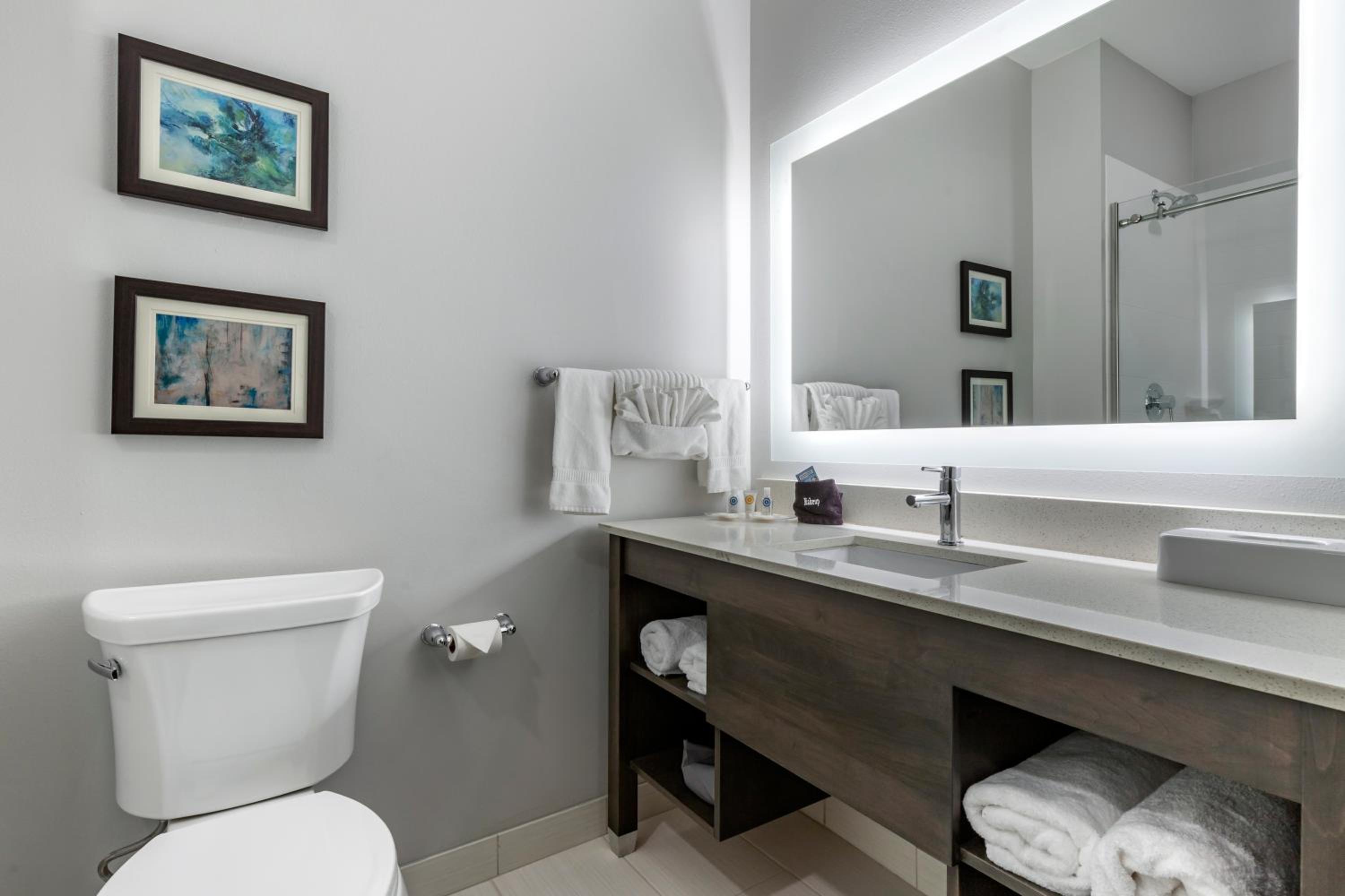 Suite with Two Queen Beds - Accessible/Non-Smoking - Photo 5